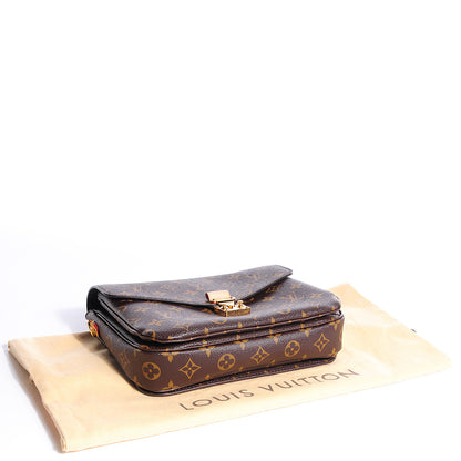 Louis Vuitton Monogram Pochette Metis 4 of 7