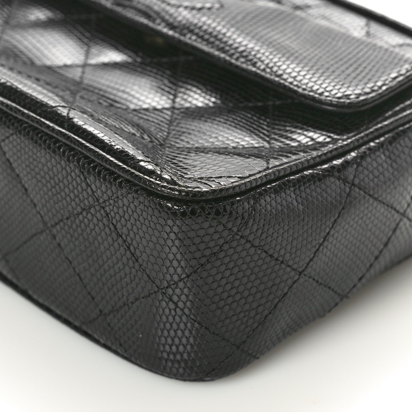 Lizard Quilted Small Tassel Camera Case Black