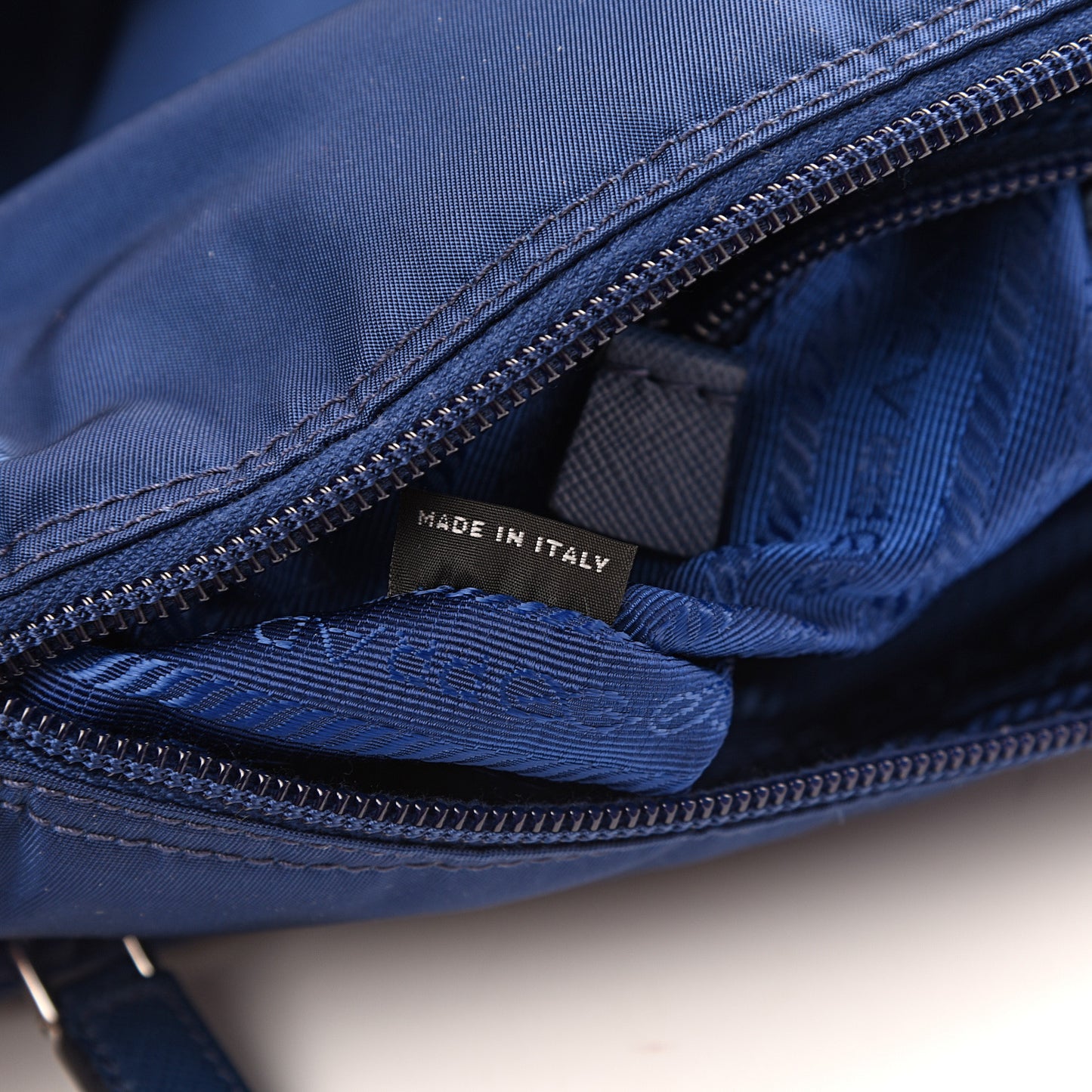 Nylon Vela Saffiano Flat Messenger Bag Royal