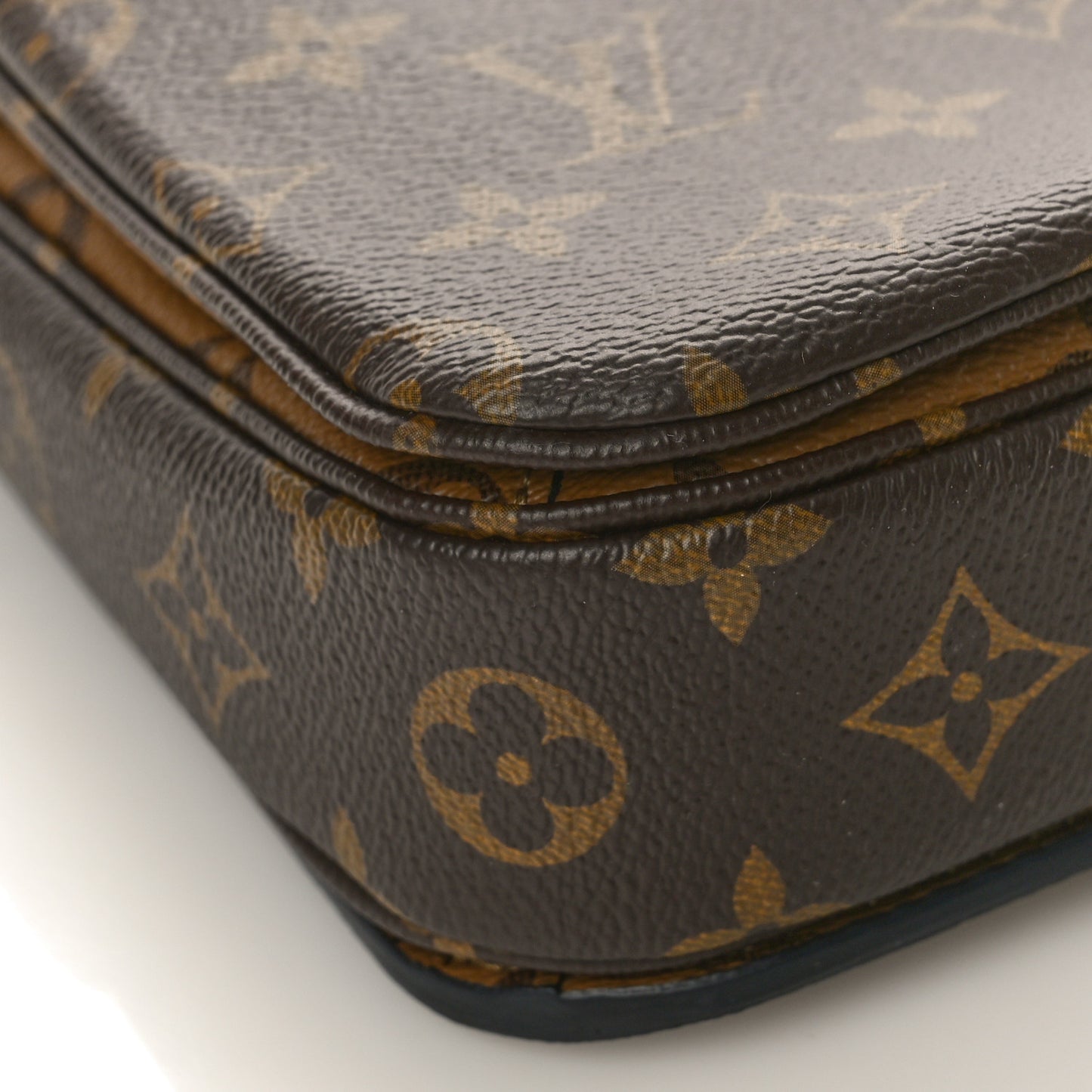 Reverse Monogram Pochette Metis