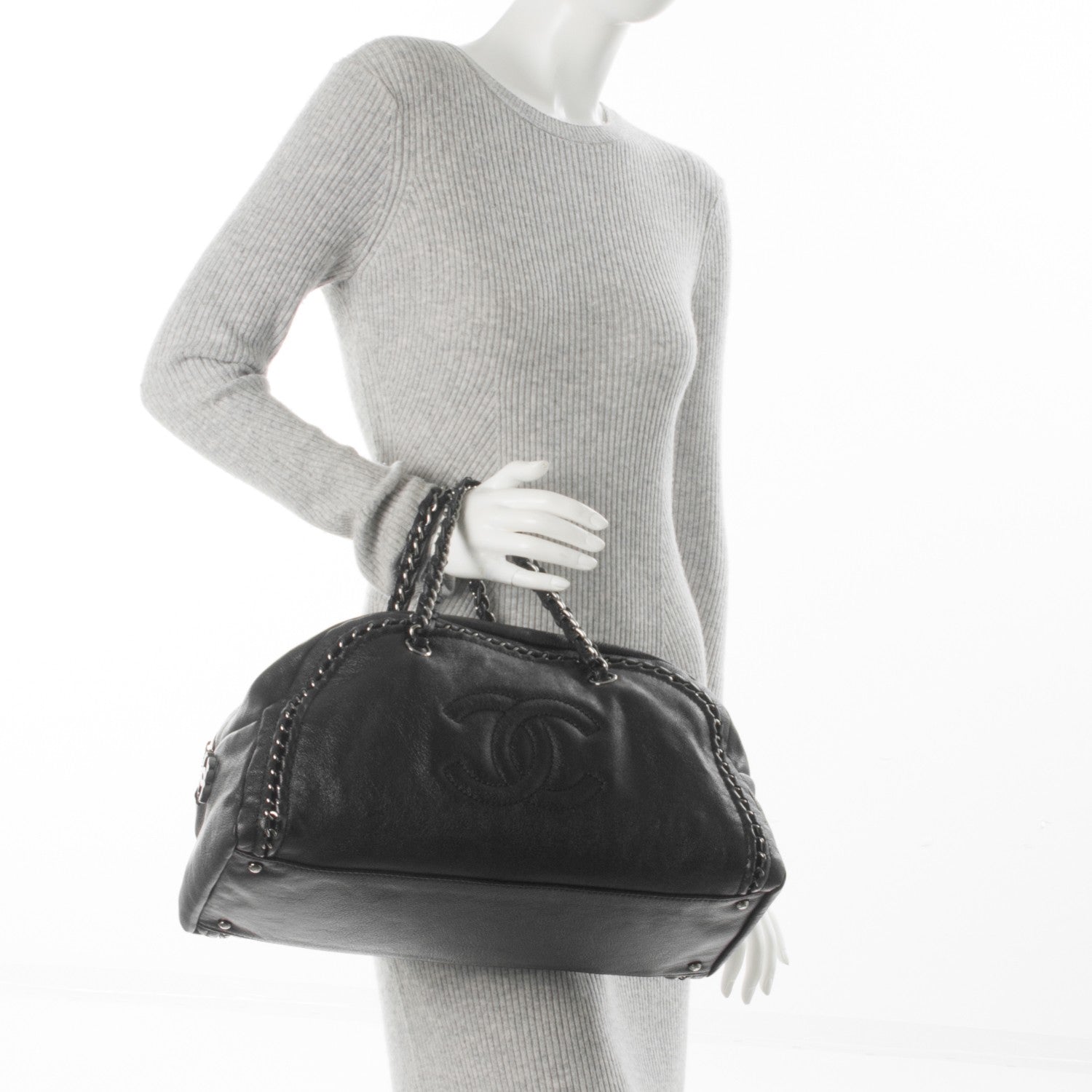 Chanel Deerskin Large Luxe Ligne Bowler Black 2 of 8