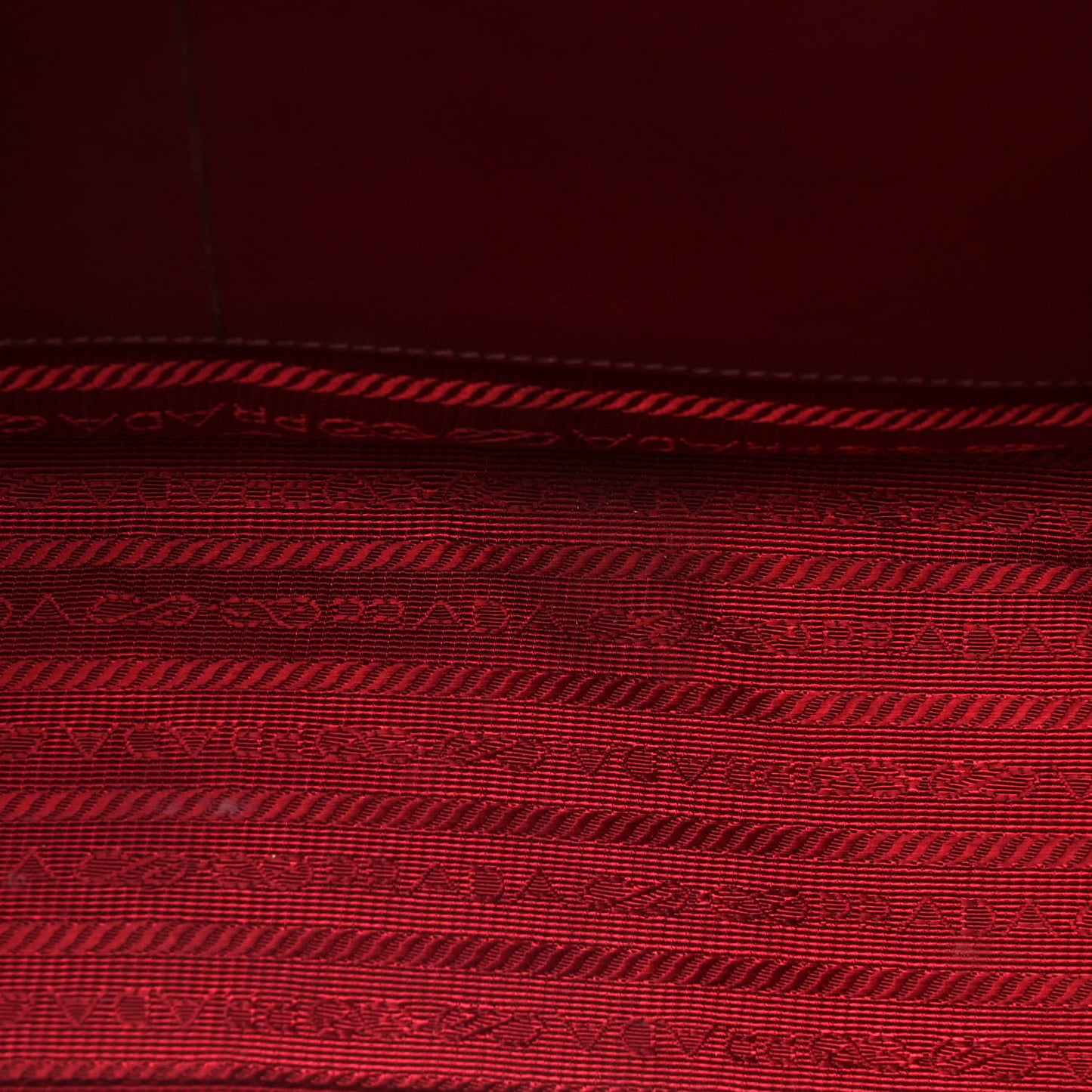 Saffiano Lux Medium Tote Cerise