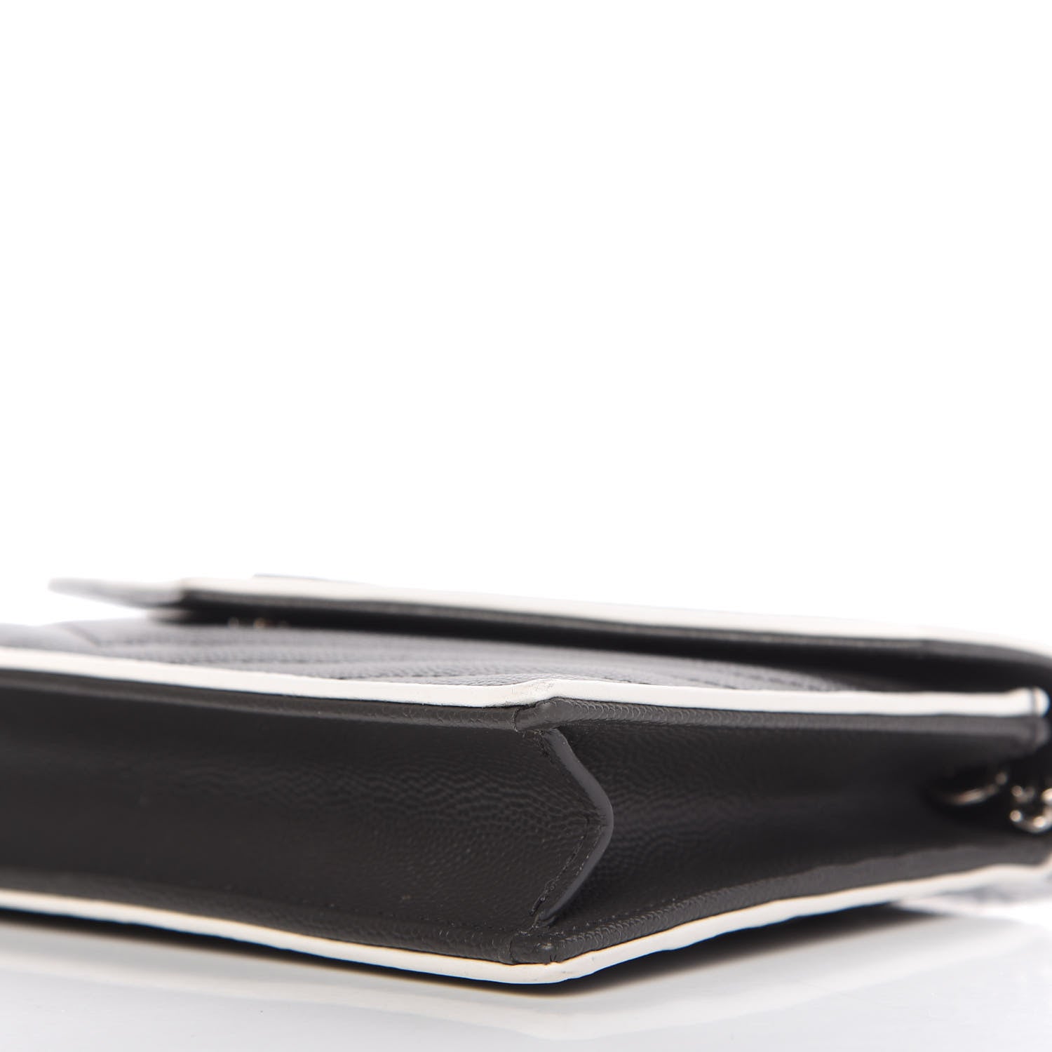 Saint Laurent Grain De Poudre Matelasse Chevron Monogram Chain Wallet Asphalt White 7 of 9