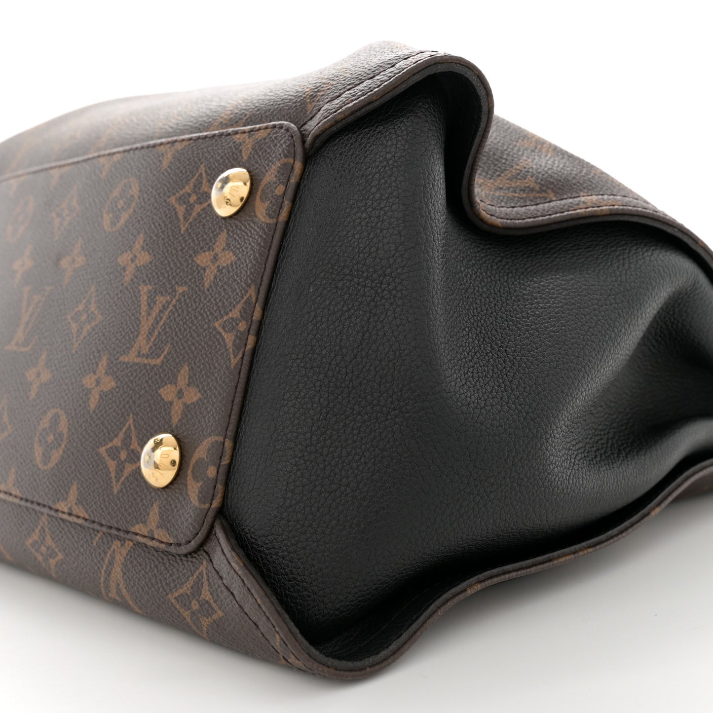 Monogram Gaia Black
