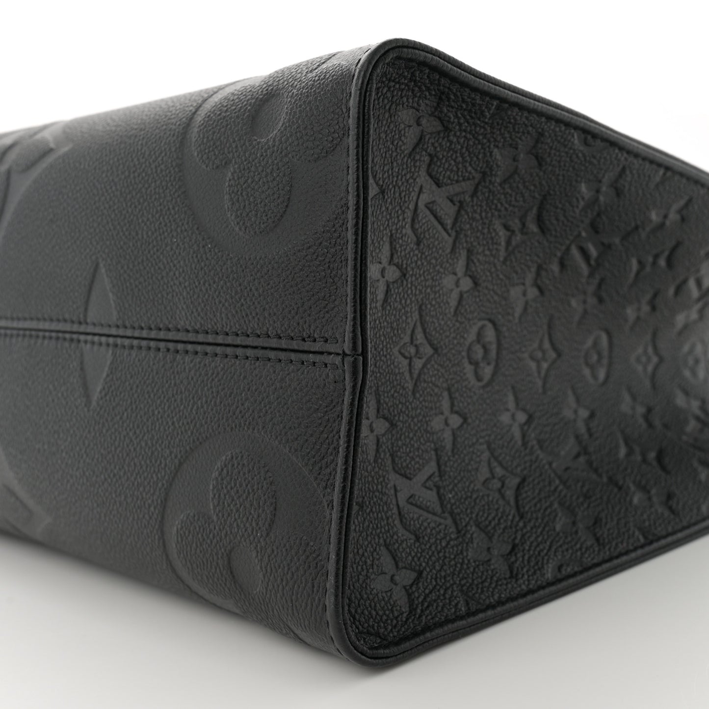 Empreinte Monogram Giant Onthego MM Black