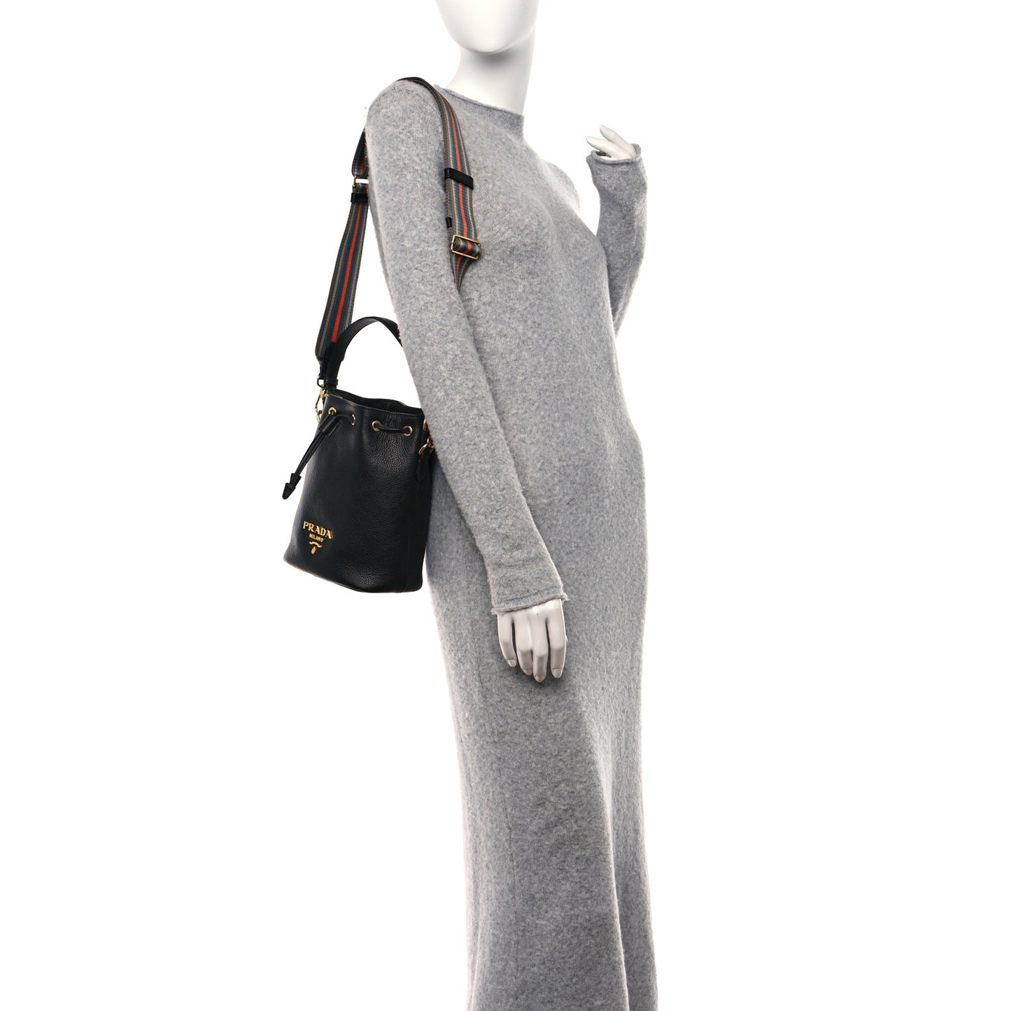 Vitello Daino Bucket Bag Black