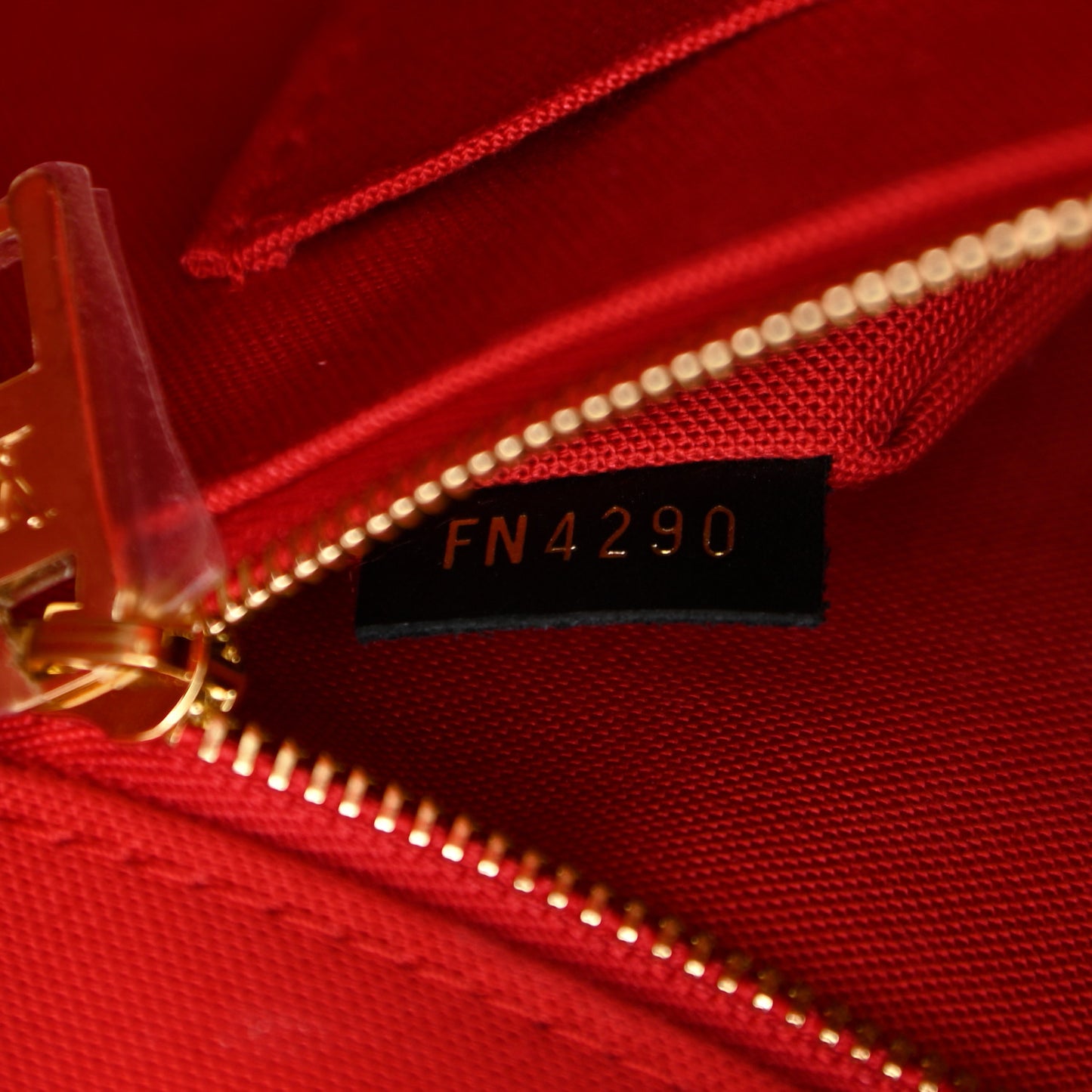 Reverse Monogram Giant Onthego MM