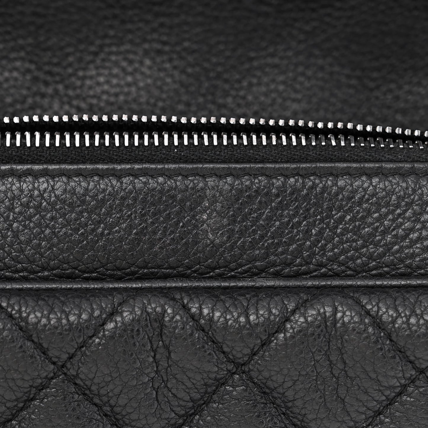 Grained Calfskin Quilted Medium Casual Rock Flap Black