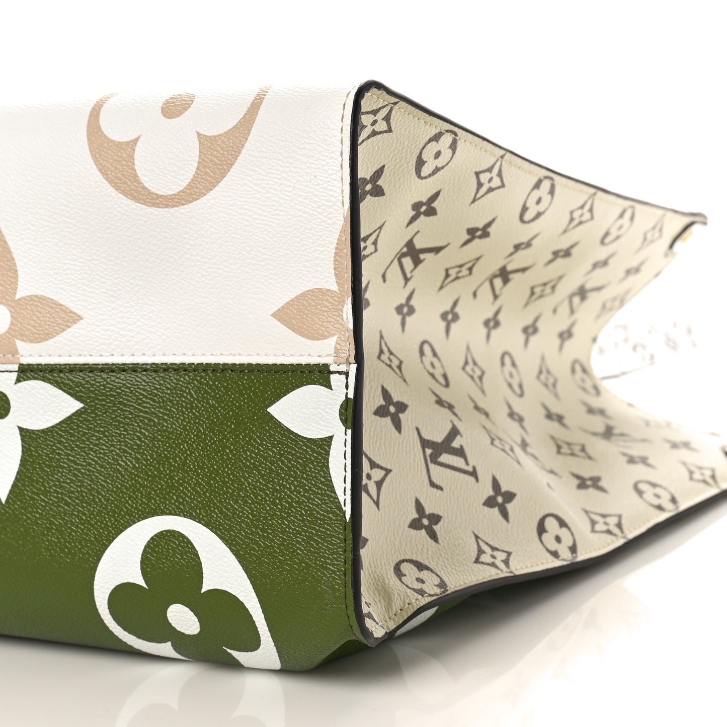 Monogram Giant Onthego GM Kaki Beige
