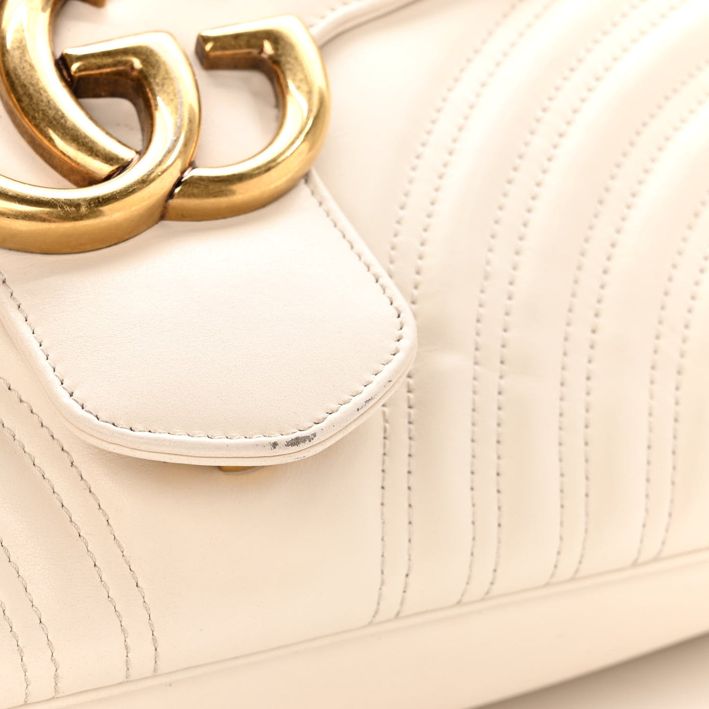 Calfskin Matelasse Large GG Marmont Shoulder Bag Mystic White