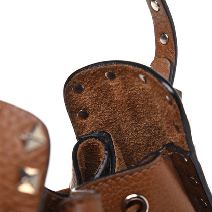 Valentino Garavani Grained Calfskin Rockstud Bucket Bag Bright Cognac 10 of 15