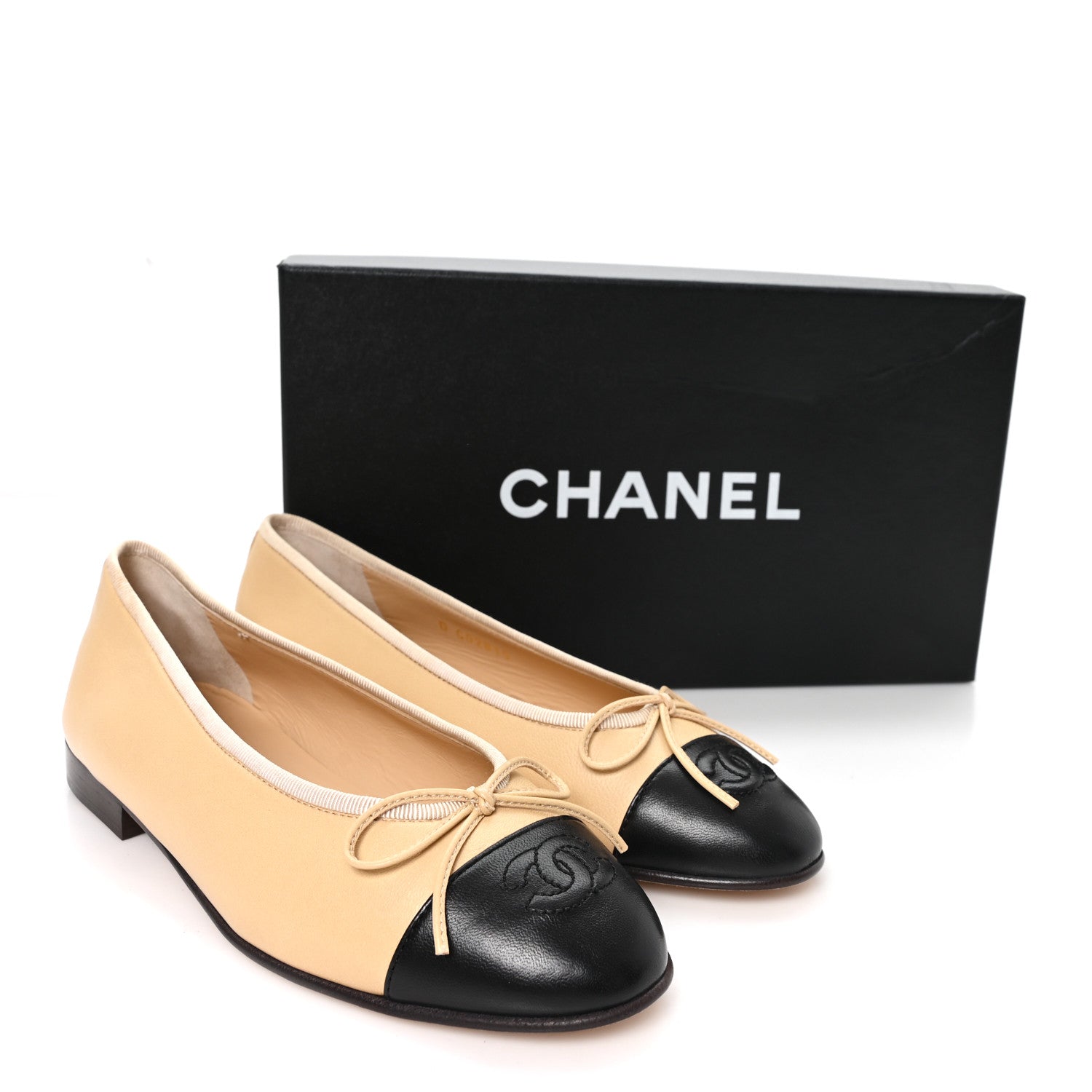 Chanel Lambskin Cap Toe CC Ballerina Flats 35.5 Beige Black 10 of 10