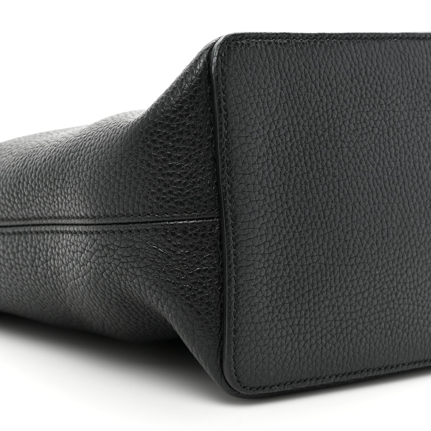 Pebbled Calfskin Large Soho Hobo Black