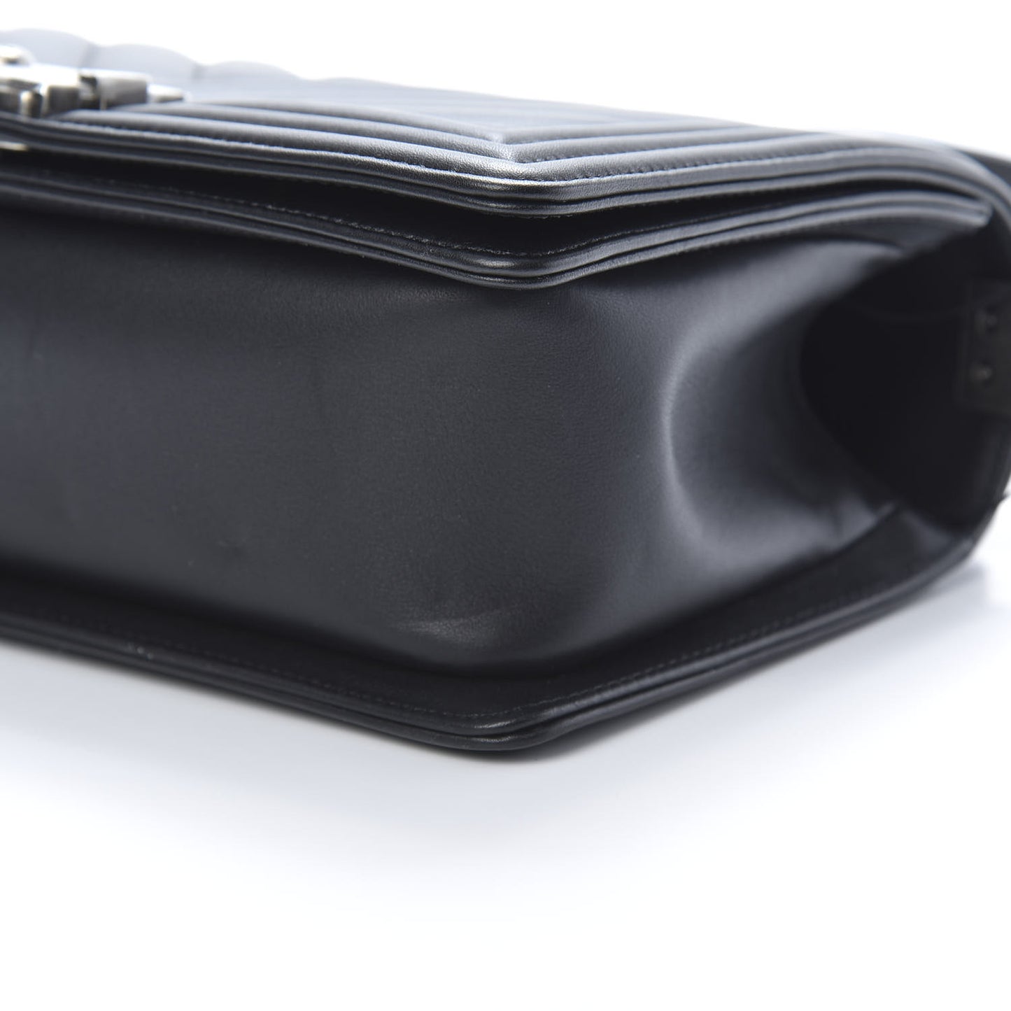 Lambskin Chevron Quilted Medium Boy Flap Black