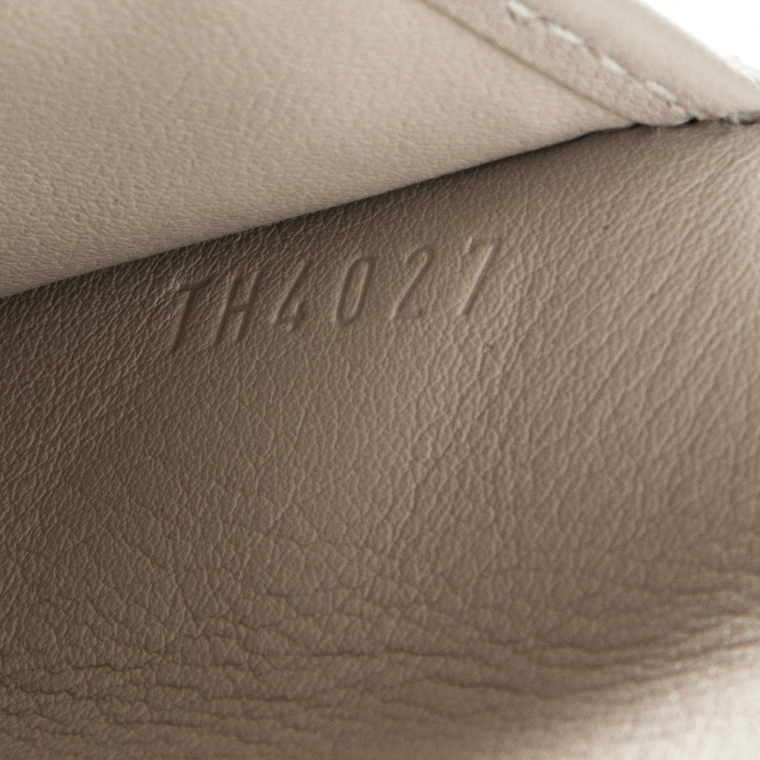 Louis Vuitton Mahina Amelia Wallet Ivory 7 of 7