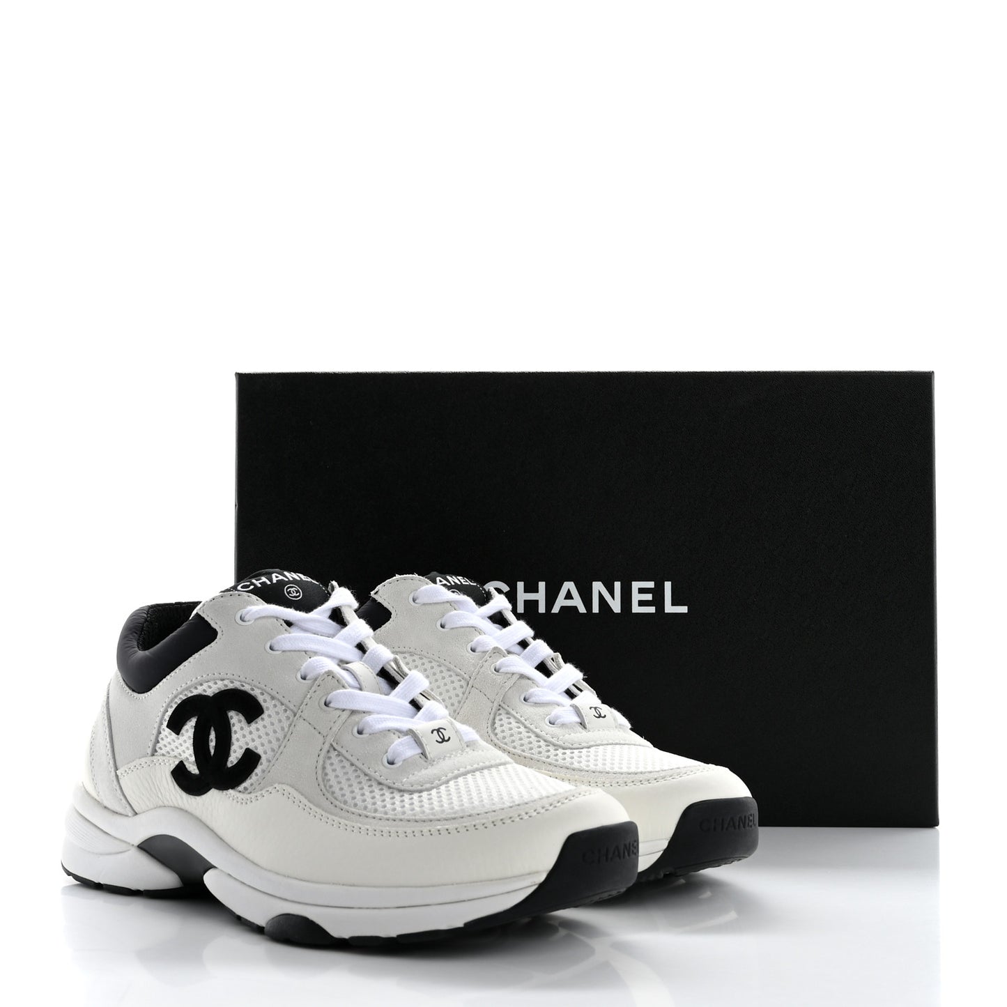 Mesh Suede Calfskin Grained Calfskin Womens CC Sneakers 39 White Black