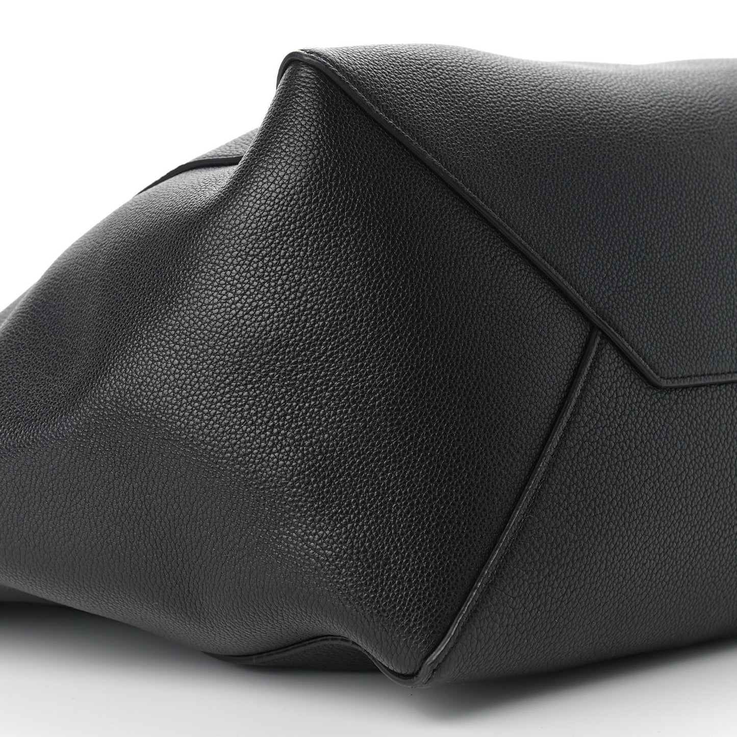 Soft Grained Calfskin Medium Belt Cabas Phantom Black