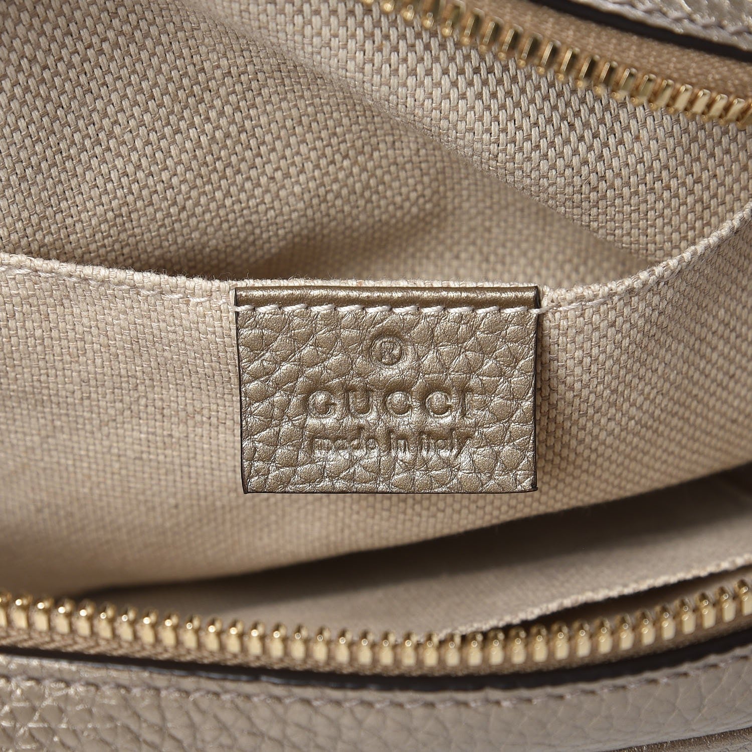 Gucci Metallic Pebbled Calfskin Small Soho Disco Bag Golden Beige 6 of 7