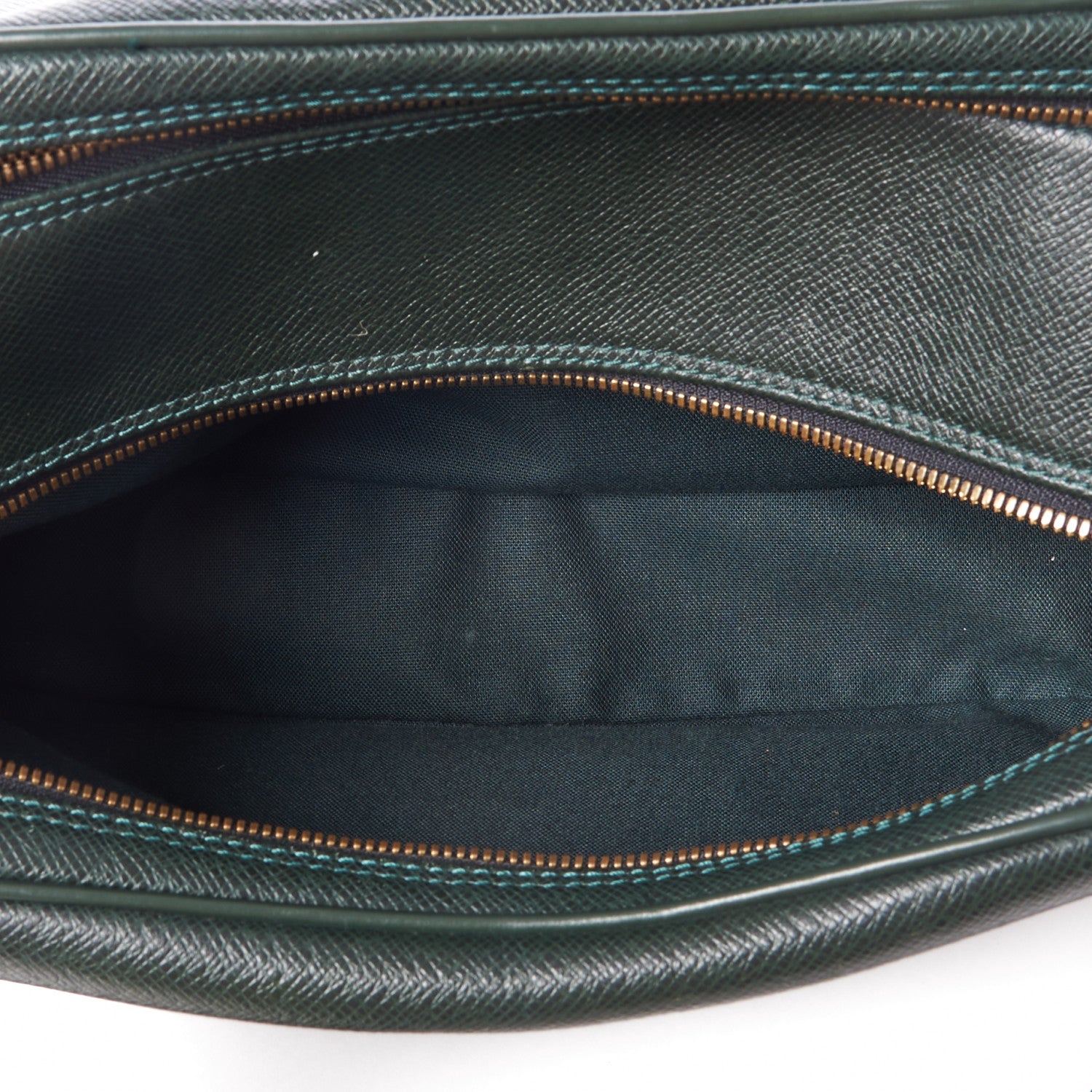 Louis Vuitton Taiga Reporter Messenger Epicea 4 of 9