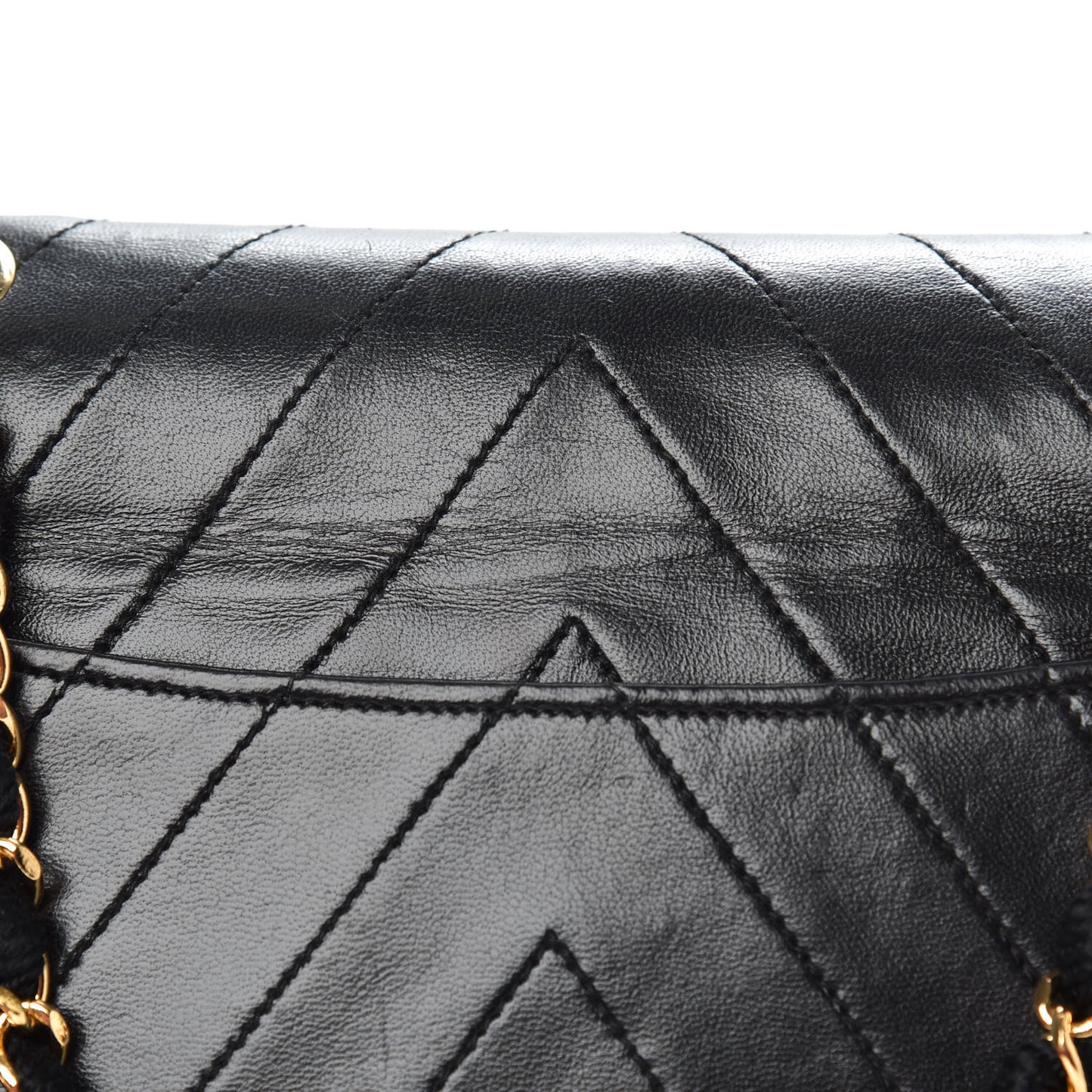 Lambskin Chevron Quilted Medium Single Flap Black