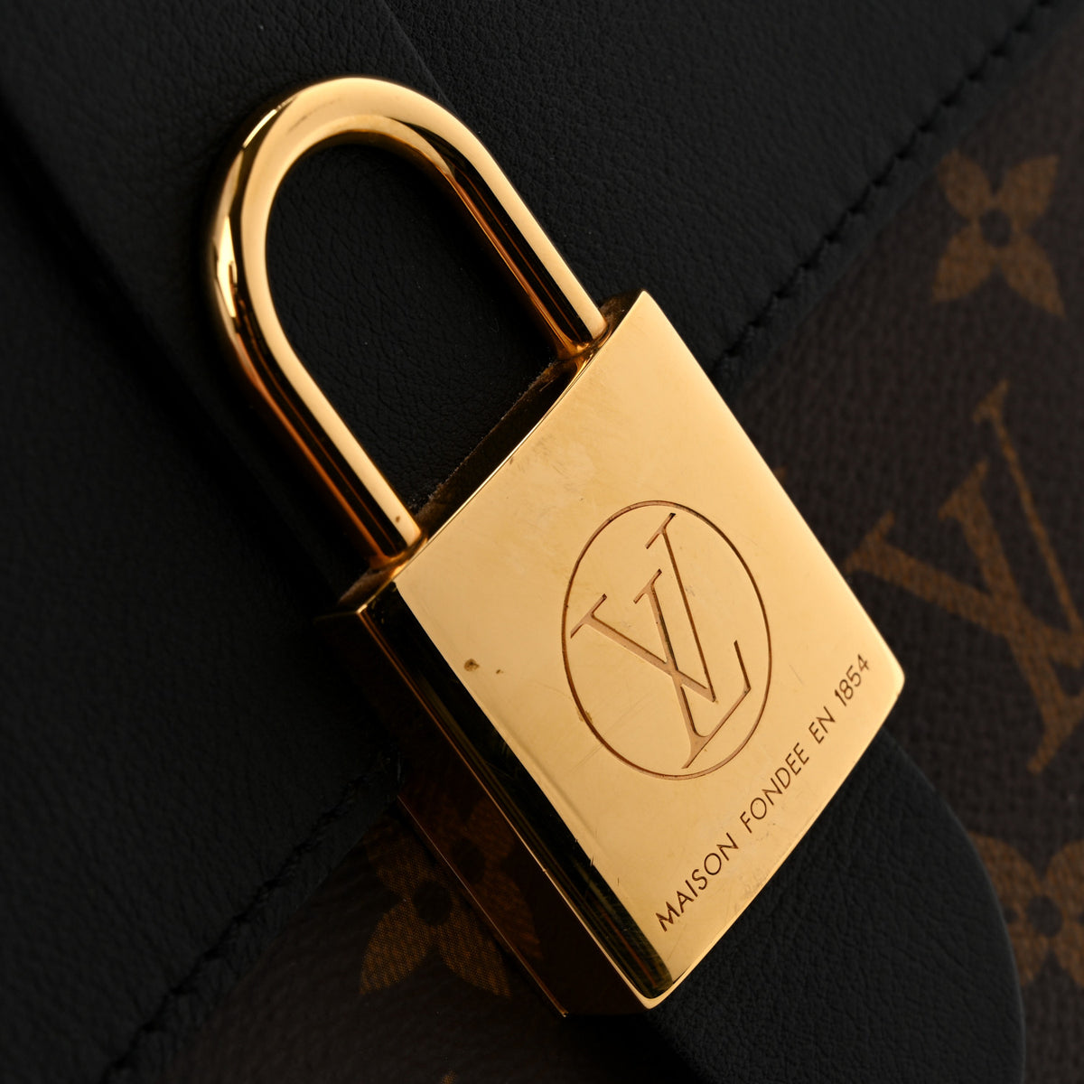 Monogram Locky BB Black