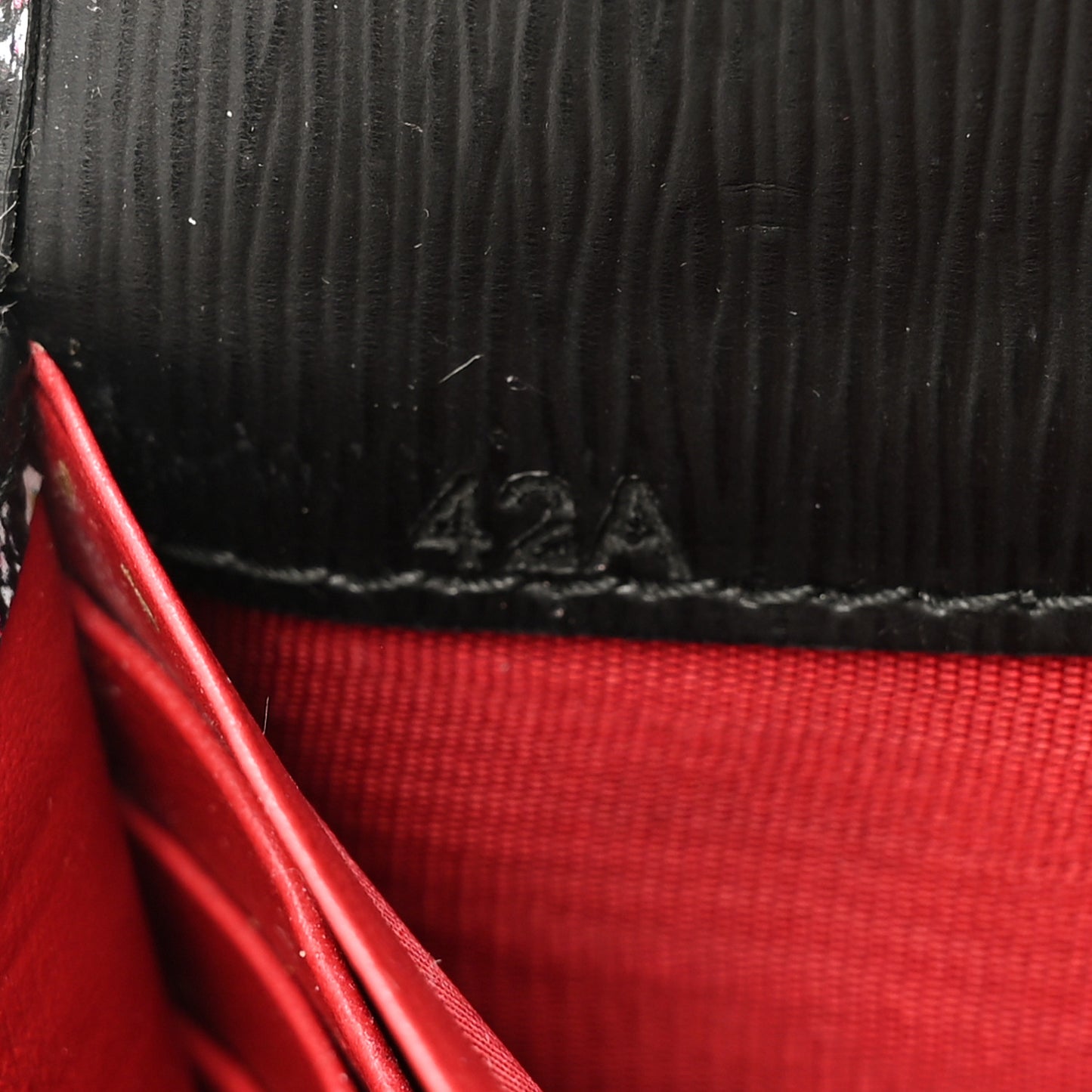 Vitello Move Love Continental Flap Travel Wallet Black