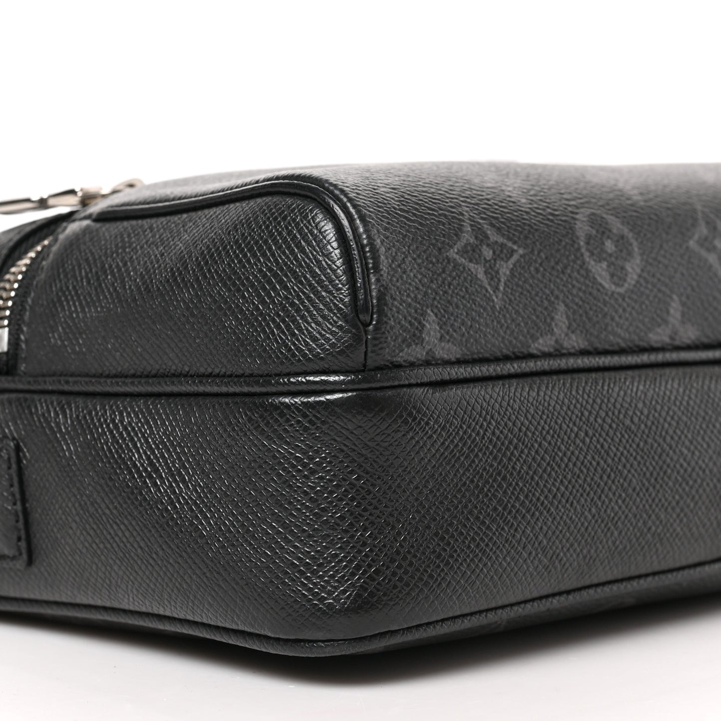 Taiga Monogram Eclipse Outdoor Messenger Black