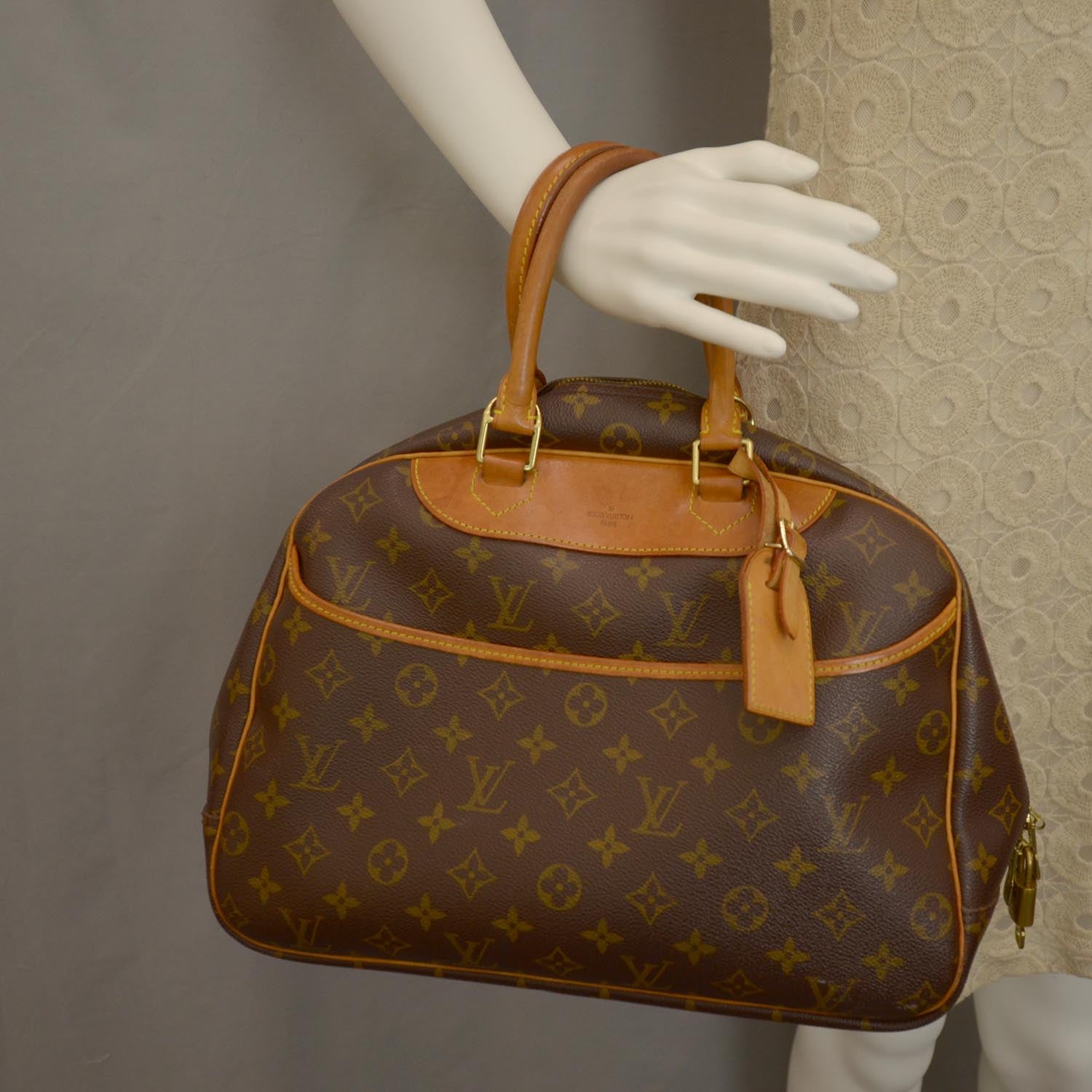 Louis Vuitton Monogram Deauville 2 of 7