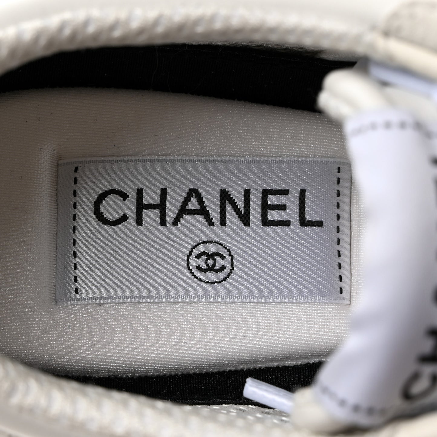 Calfskin Suede Coco Mark Logo Womens Sneakers 39 White