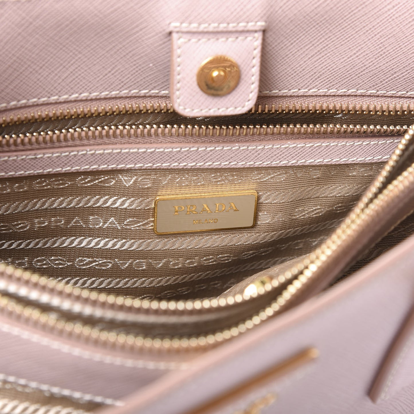 Saffiano Lux Medium Tote Cammeo