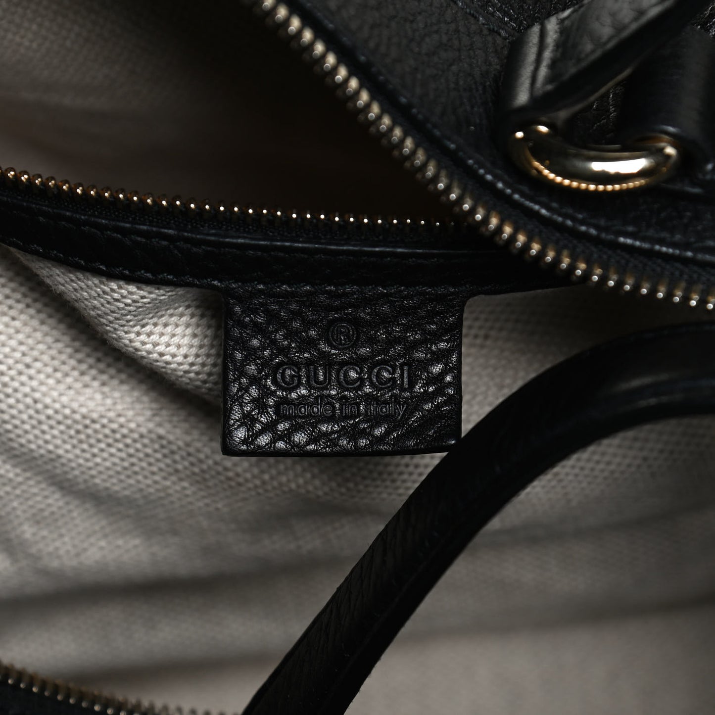 Pebbled Calfskin Medium Soho Boston Black