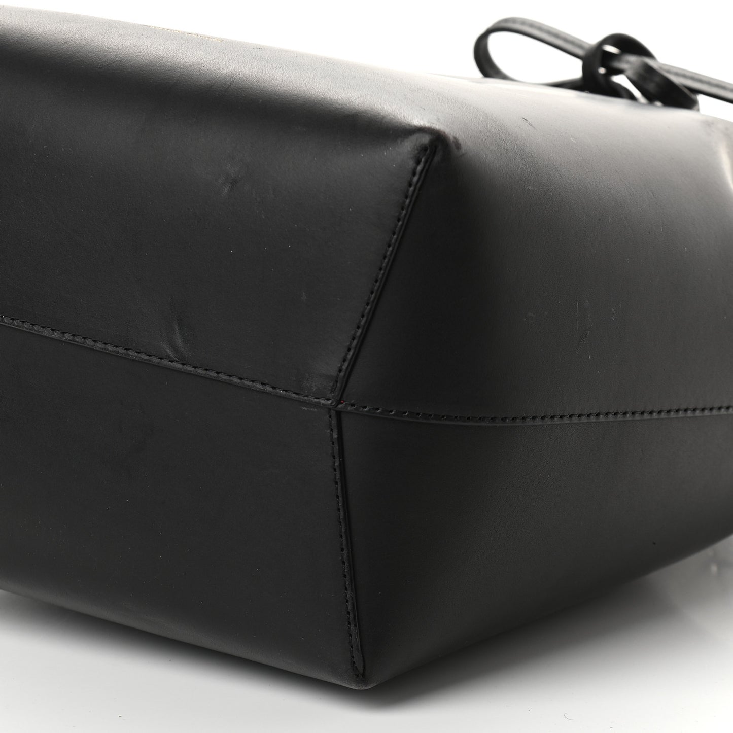 Vegetable Tanned Calfskin Bucket Bag Black Flamma