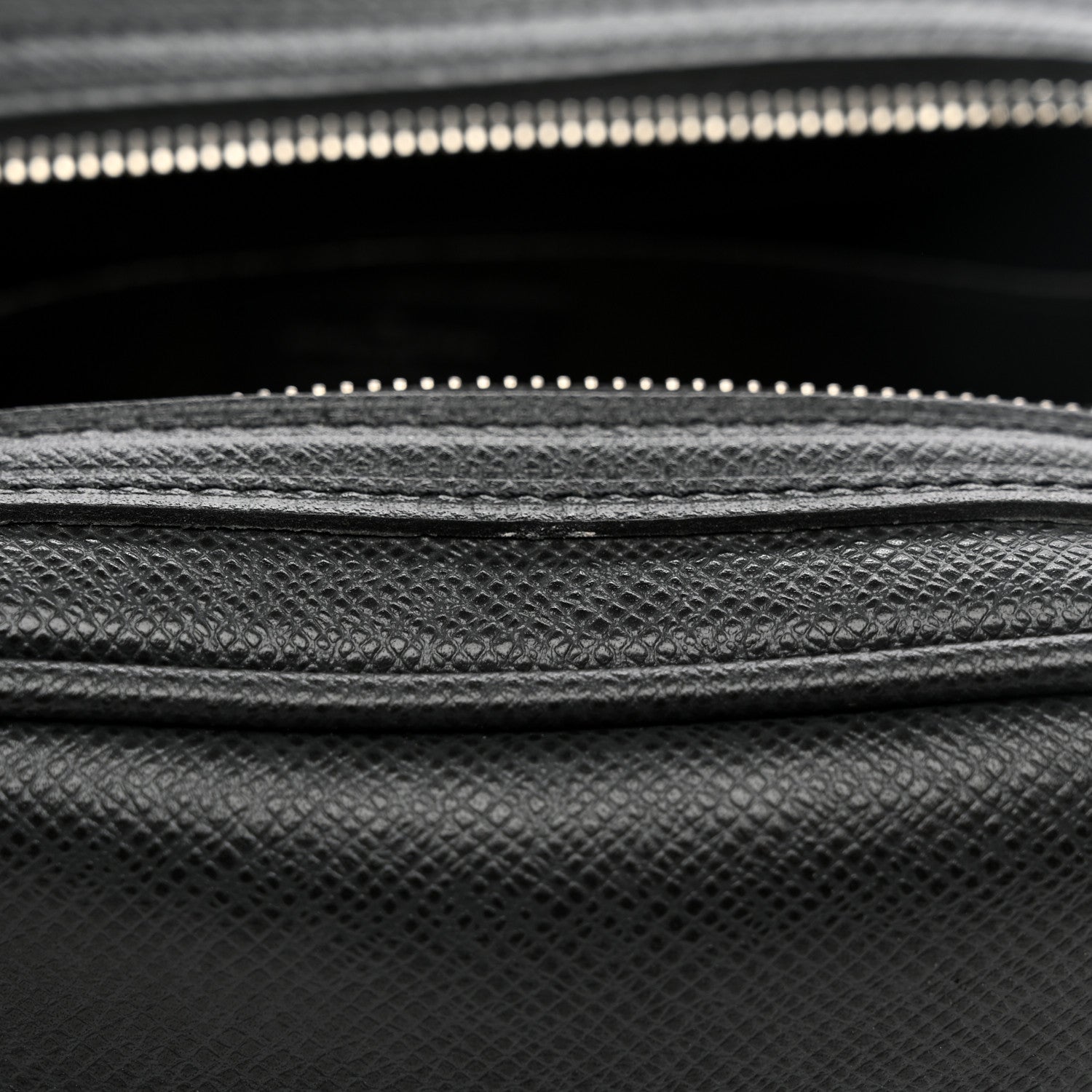 Louis Vuitton Taiga Trousse Ivan Toiletry Bag Ardoise 7 of 7