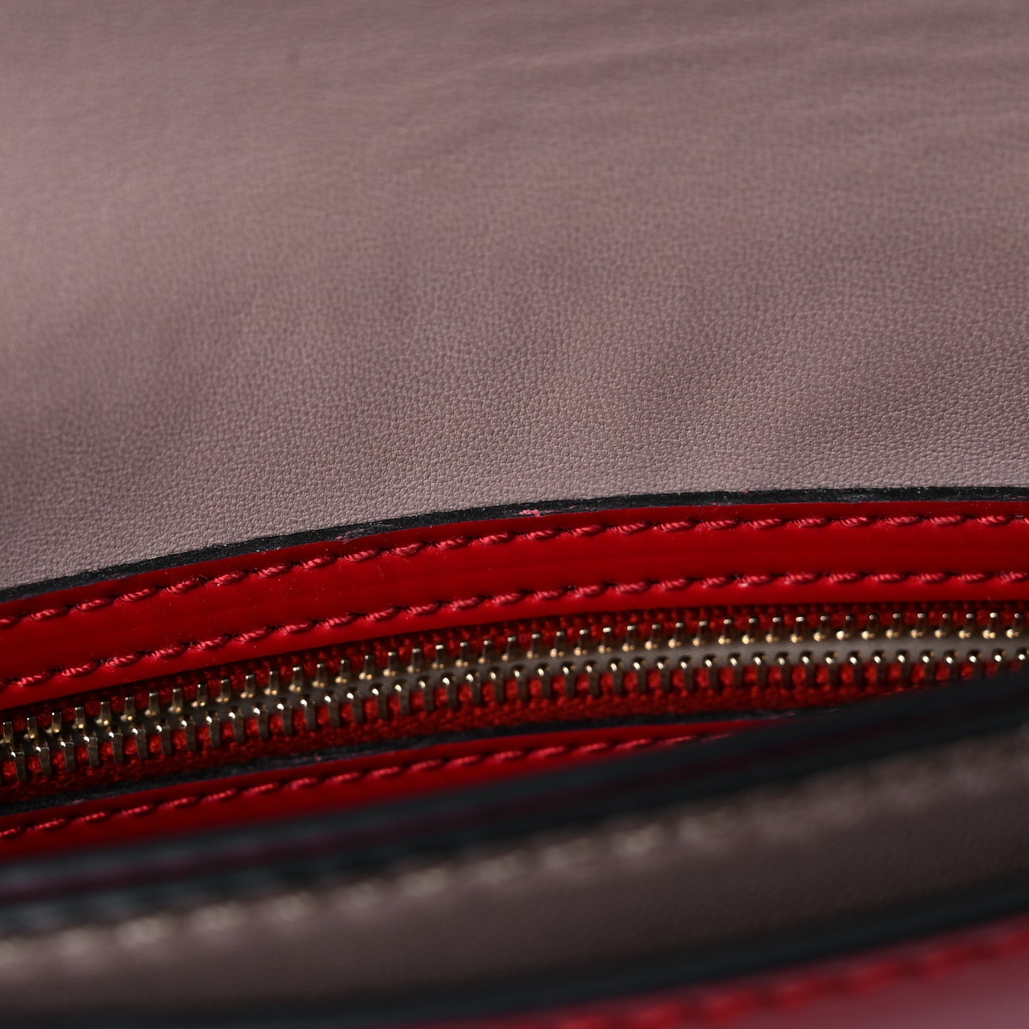 Patent Monochrome Rockstud Wristlet Clutch Rosso Valentino