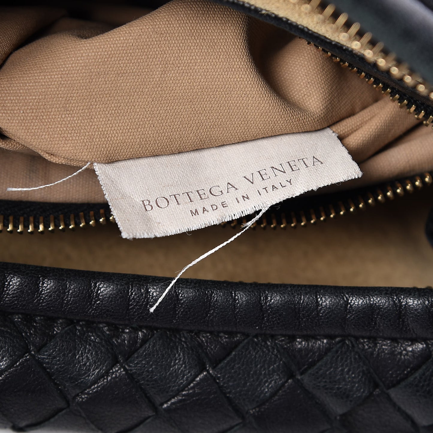 Nappa Intrecciato Medium Veneta Hobo Black