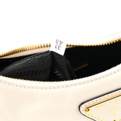 Prada Vitello Re-Edition 2005 Shoulder Bag White 7 of 10