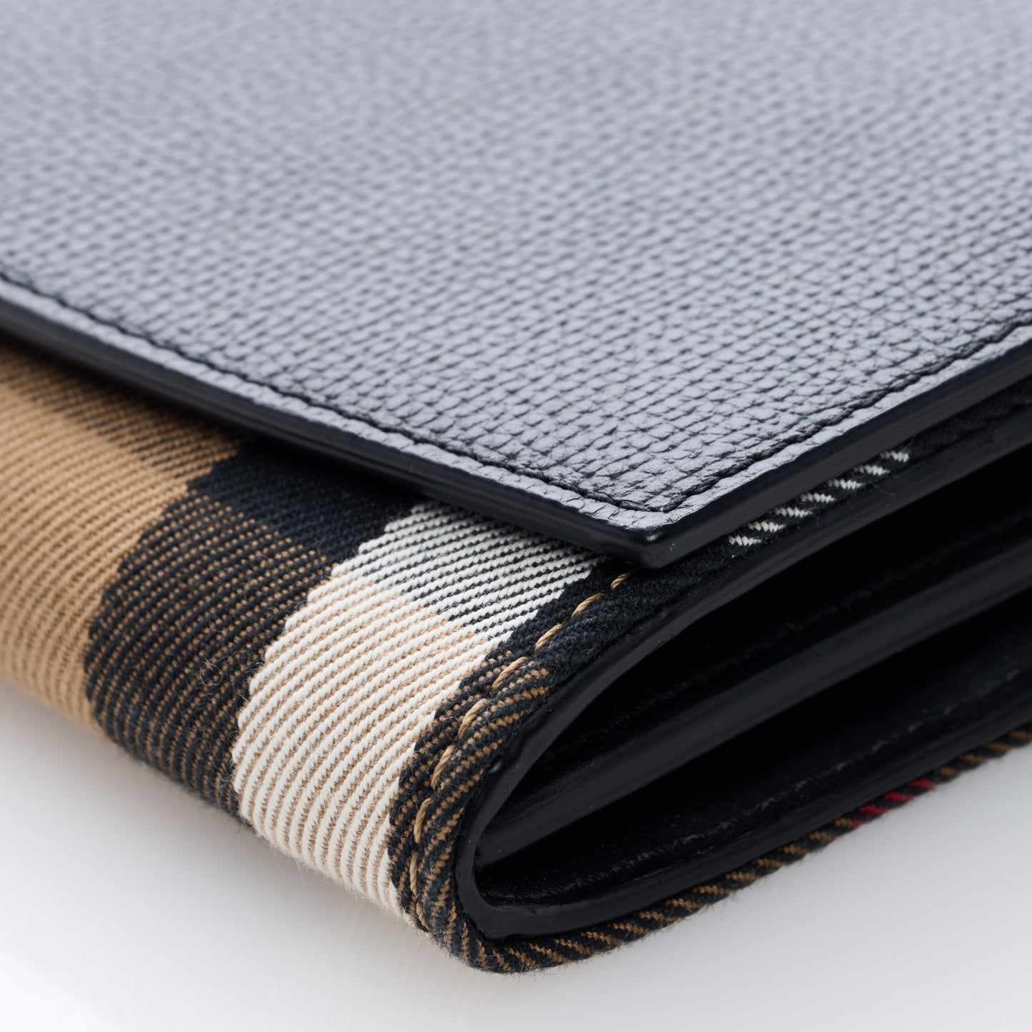 Grainy Calfskin House Check Henley Wallet On Chain Black