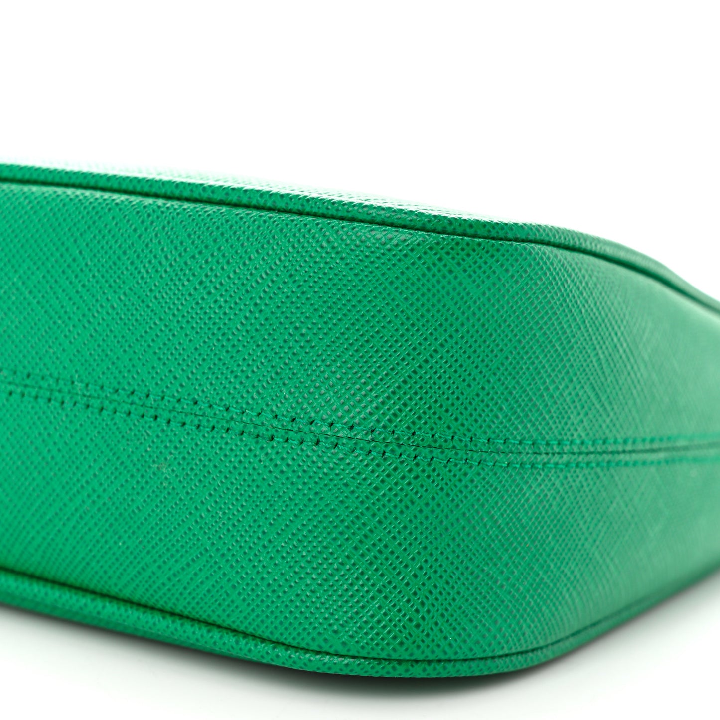 Saffiano Lux Re-Edition 2005 Shoulder Bag Menta