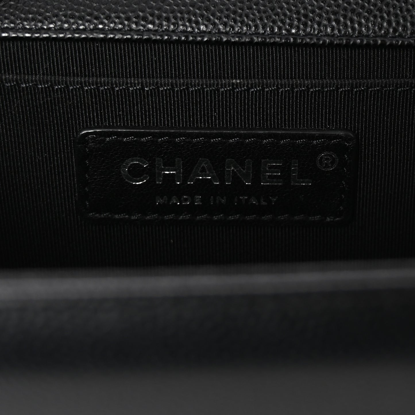 Caviar Quilted Medium Boy Flap Black