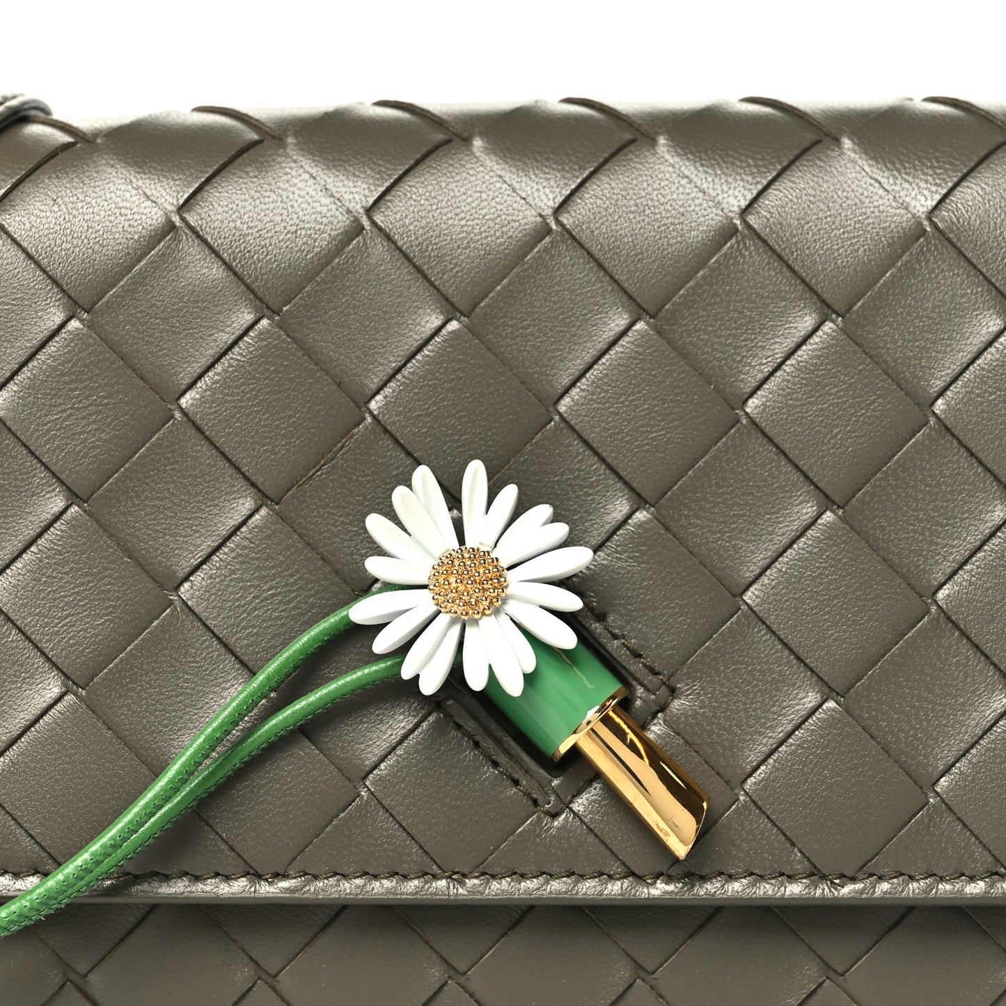 Nappa Enamel Intrecciato Daisy Andiamo Pouch Daisy Flow