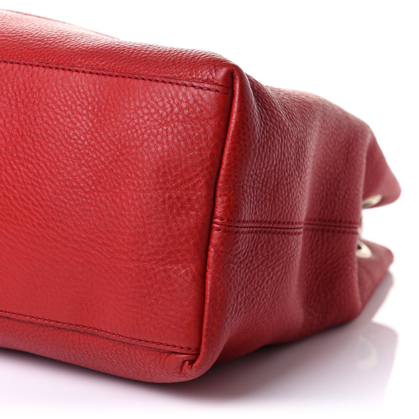 Pebbled Calfskin Medium Soho Chain Shoulder Bag Tabasco Red