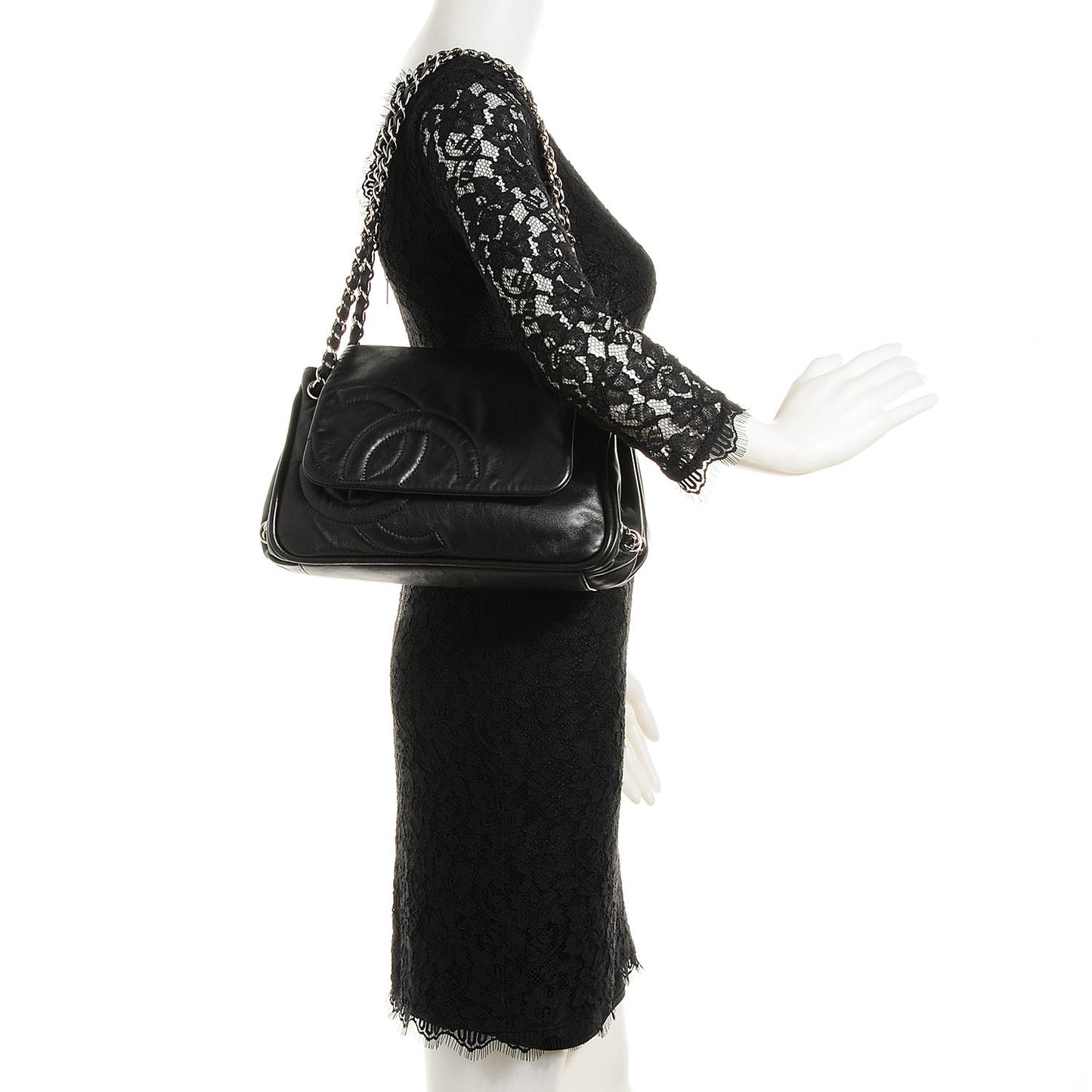 Calfskin Diagonal Ligne Flap Black