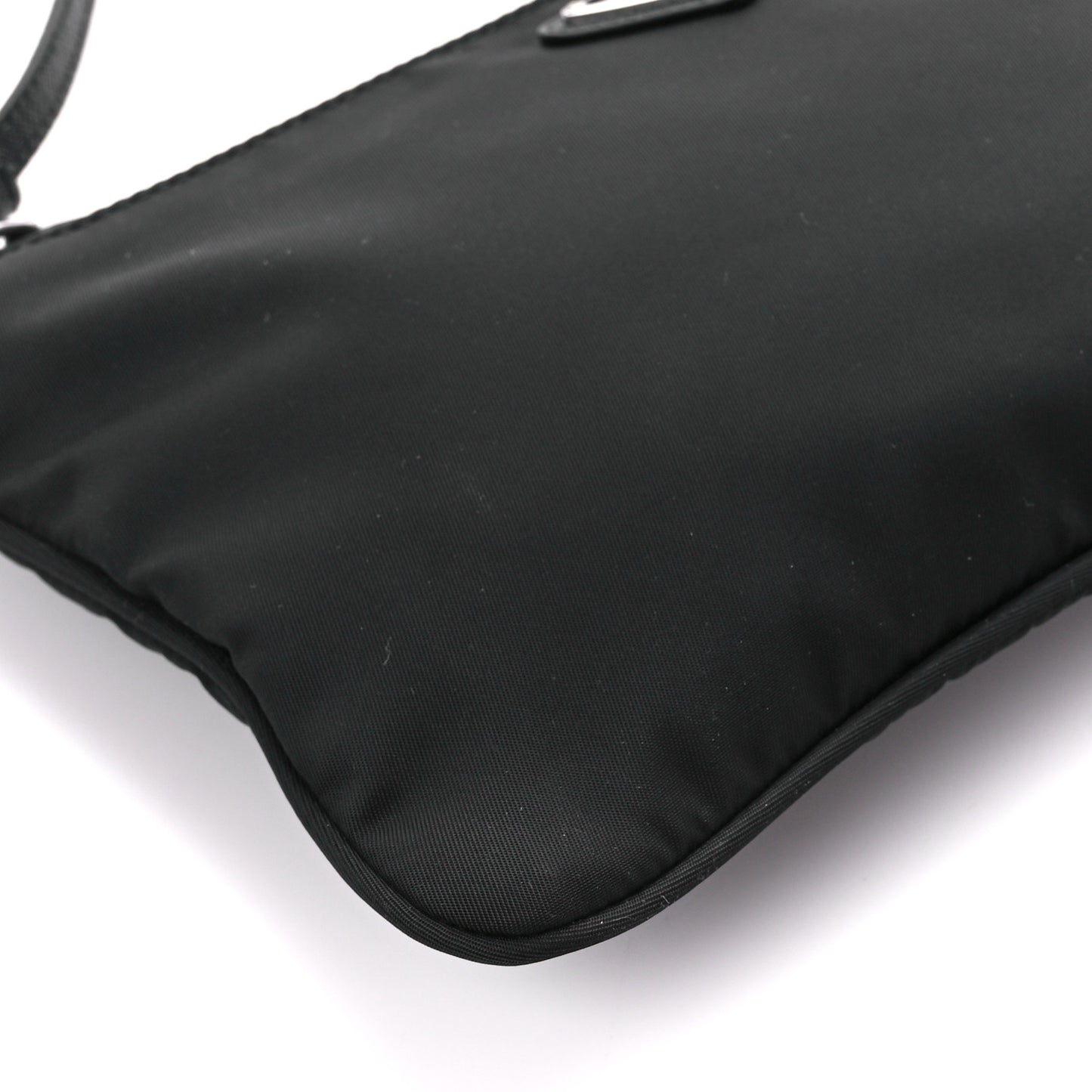 Re-Nylon Vela Pouch Black