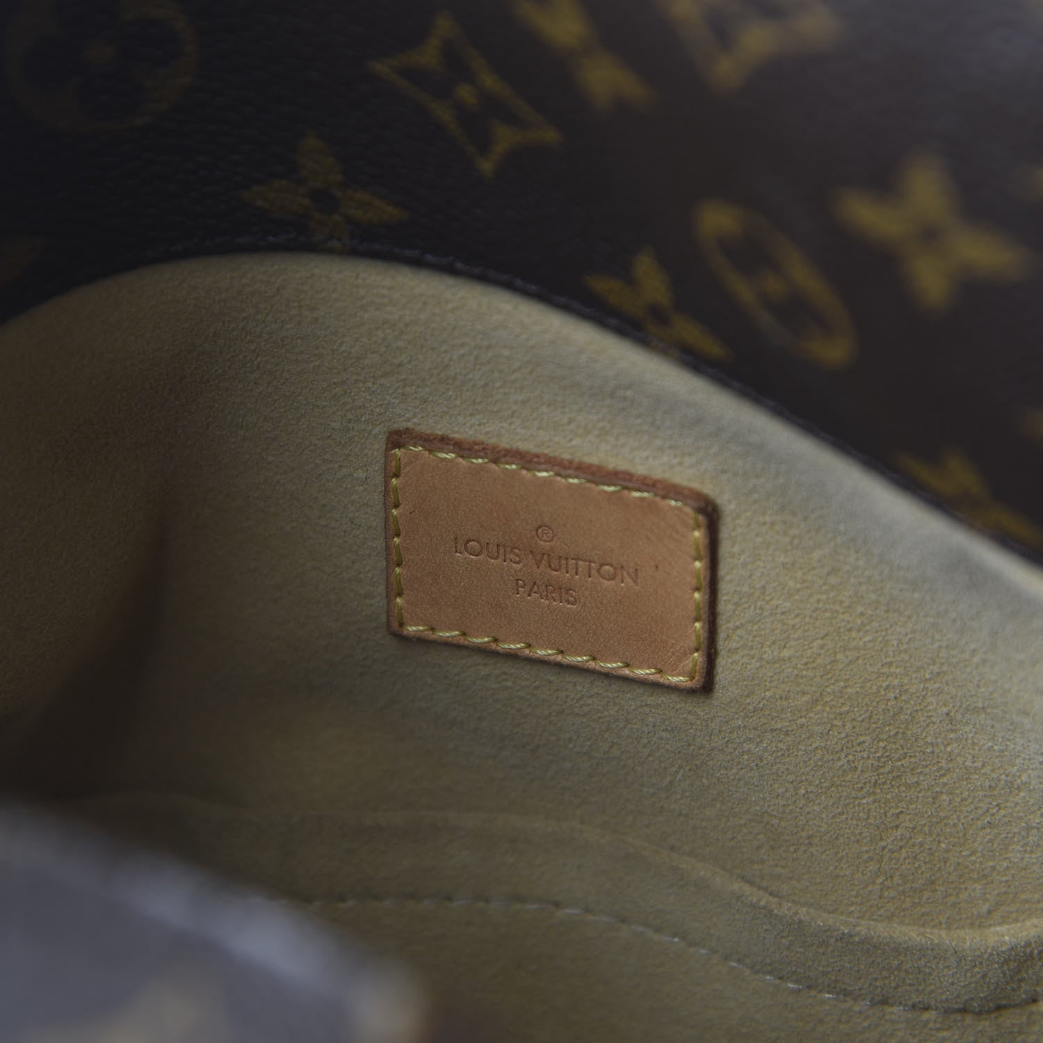 Louis Vuitton Monogram Artsy MM 8 of 11