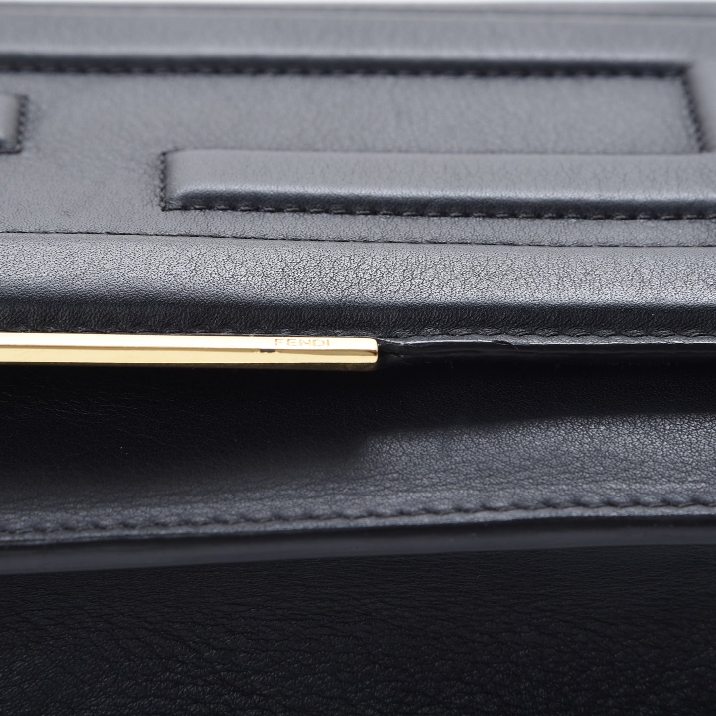 Vitello Flamingo Tube Wallet on Chain Black