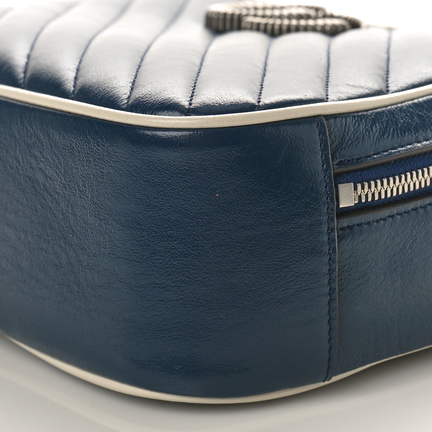 Vintage Effect Calfskin Matelasse Diagonal Small Torchon GG Marmont Bamboo Top Handle Shoulder Bag Blue Agata Mystic White
