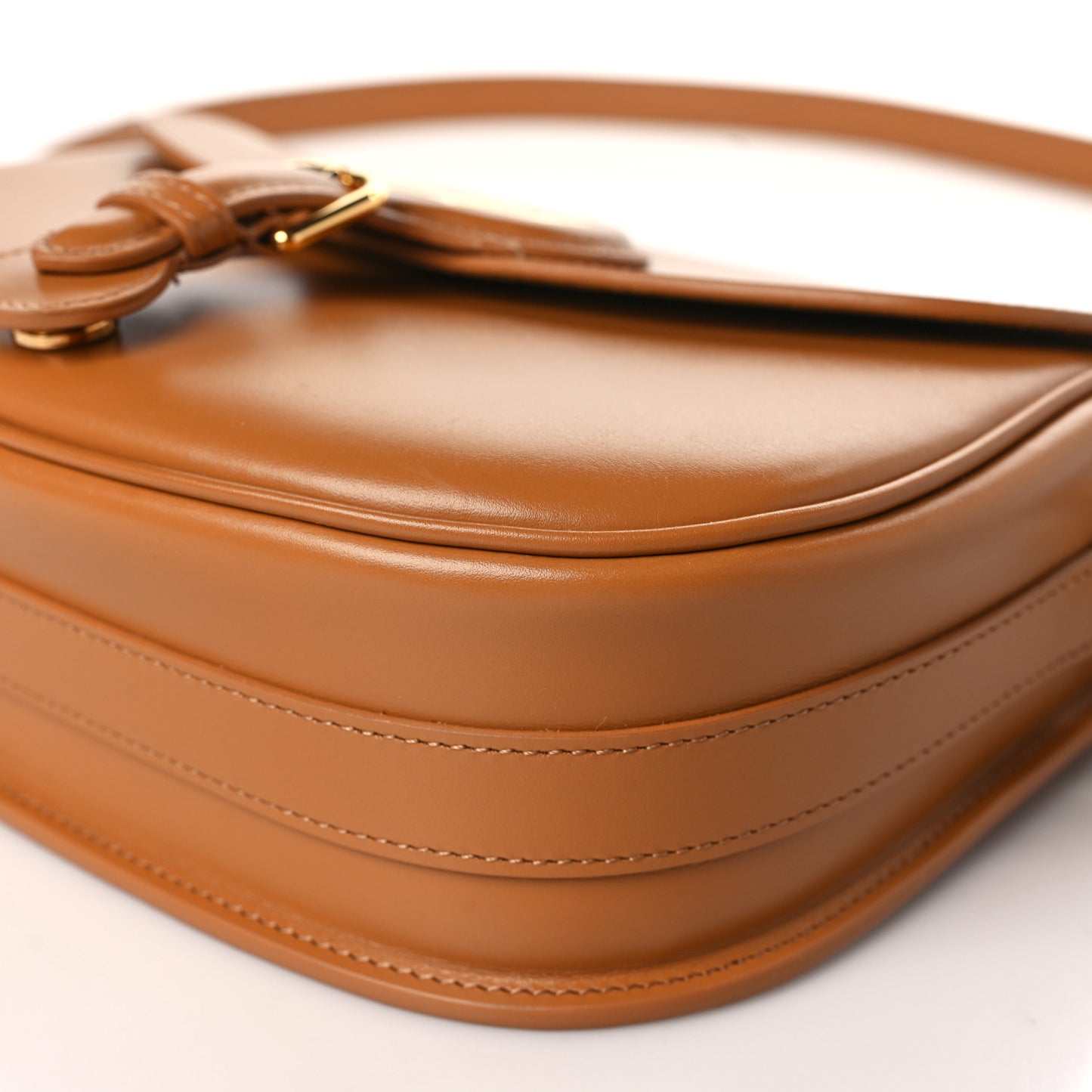 Box Calfskin Medium Bobby Flap Camel
