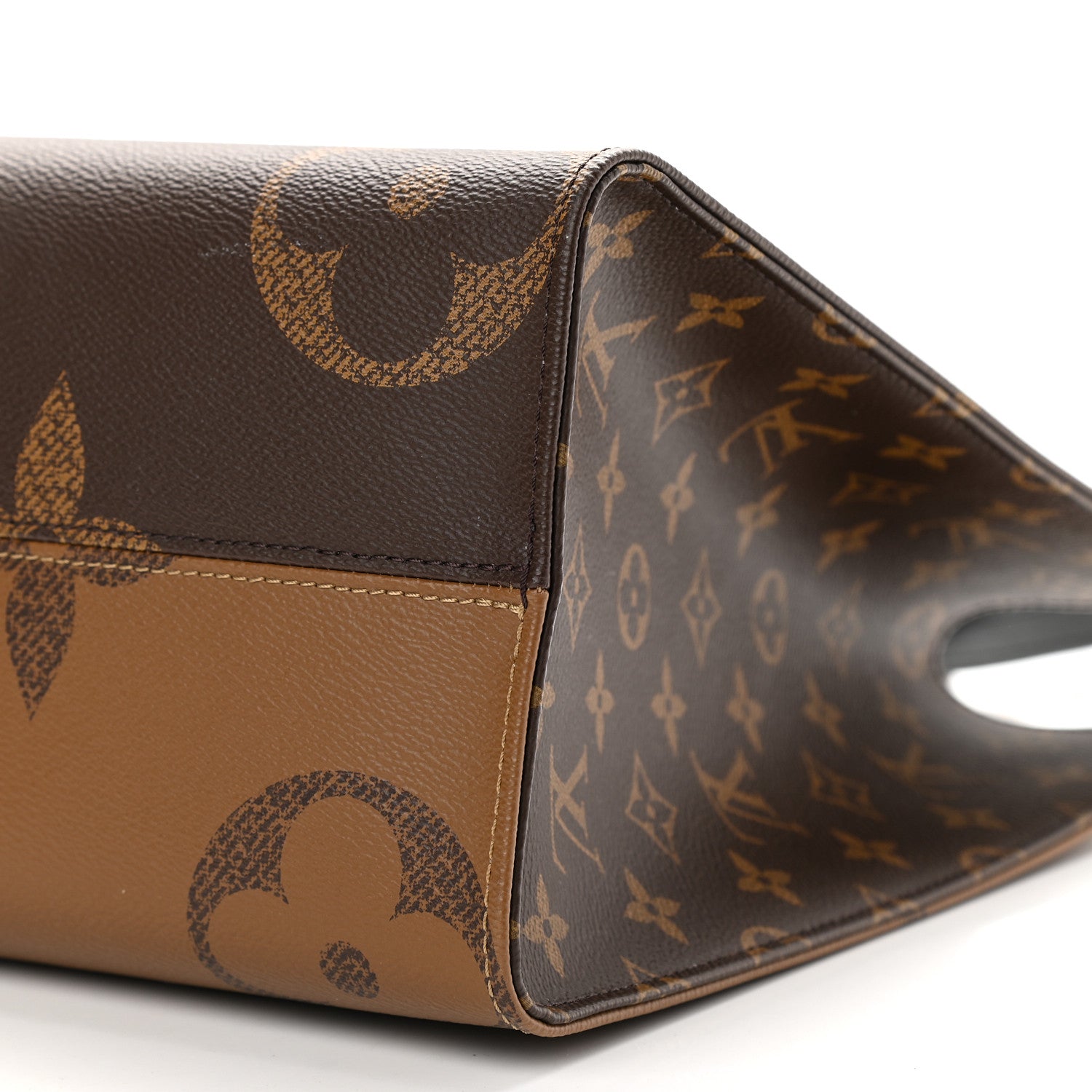 Louis Vuitton Reverse Monogram Giant Onthego MM 7 of 7