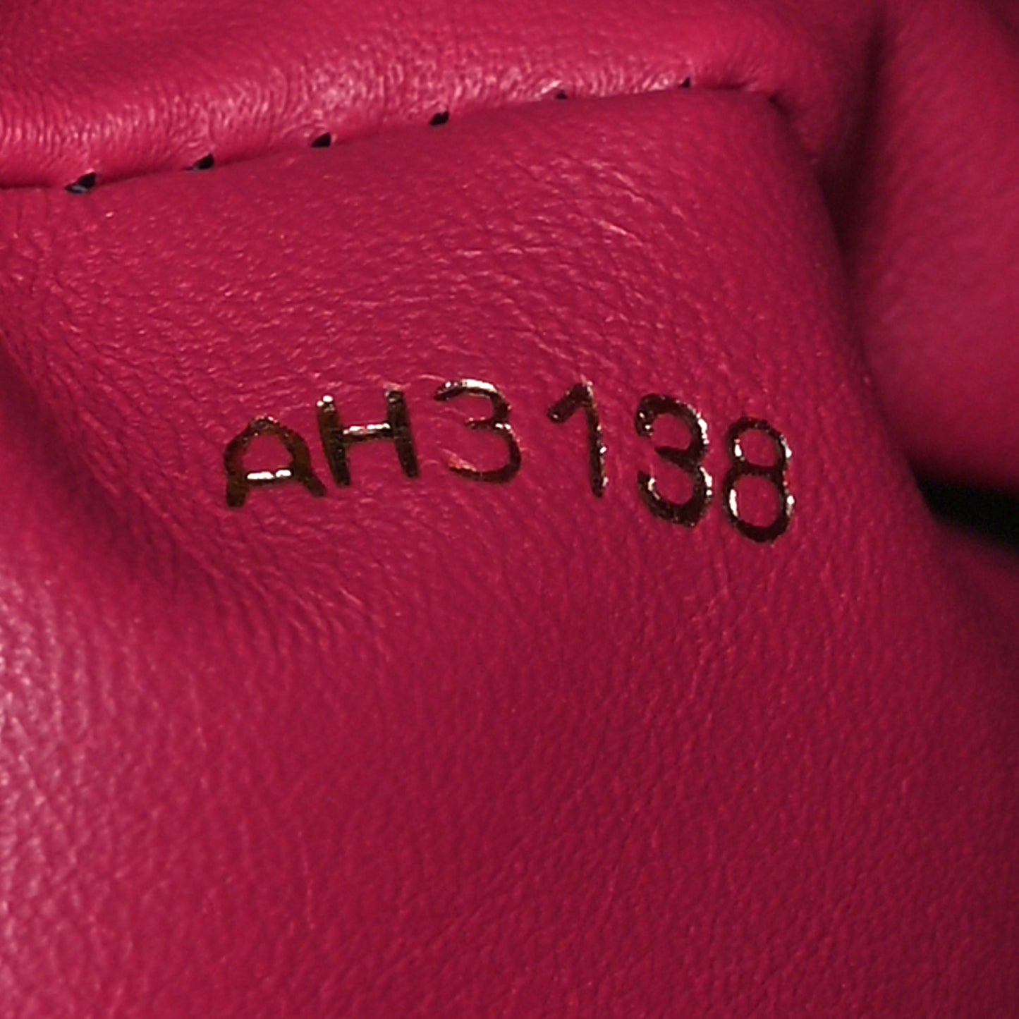 Taurillon Capucines BB Black Fuchsia