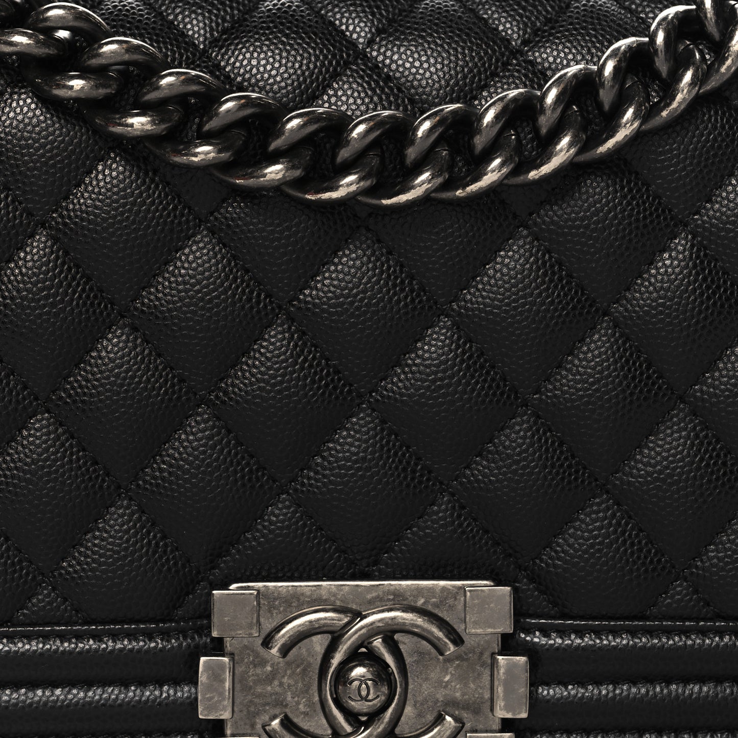 Caviar Quilted Medium Boy Flap Black